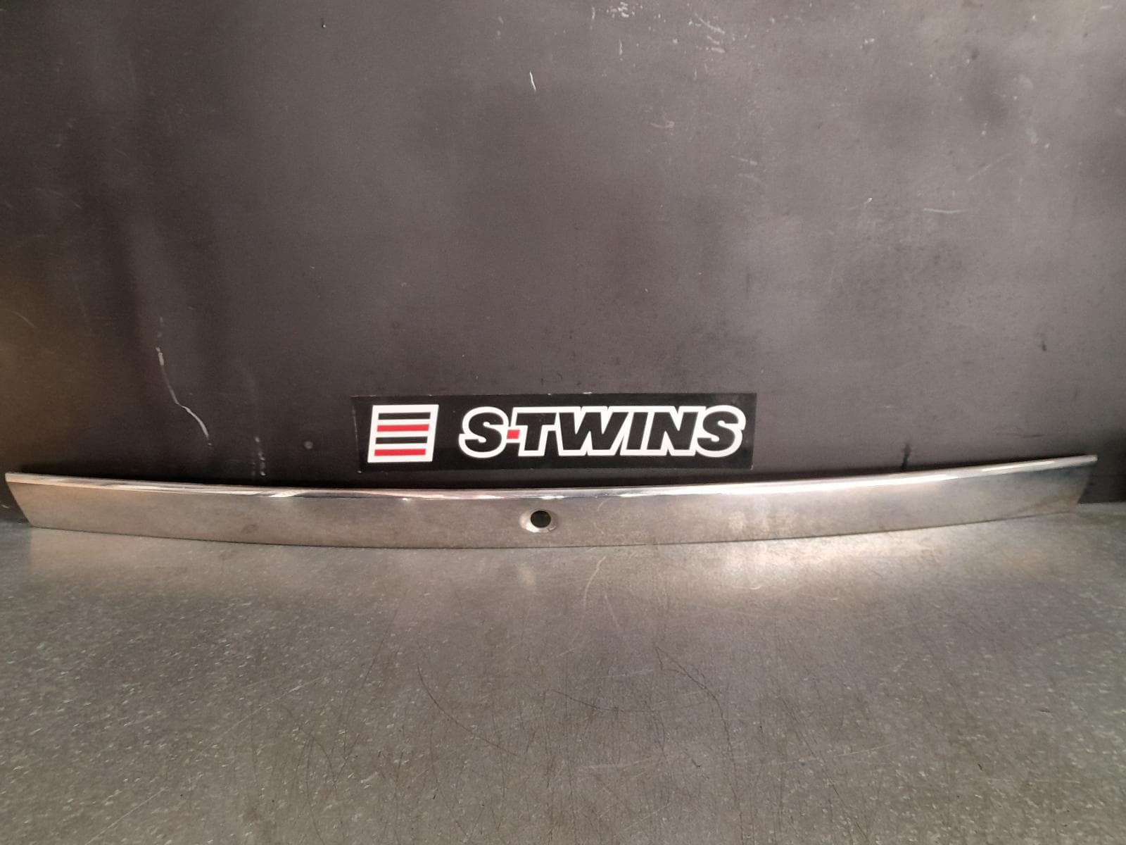 Used auto part listing image: 2012 HOLDEN STATESMAN/CAPRICE REAR GARNISH BOOTLID GARNISH, WM-WN, CAPRICE, W/ REVERSE CAMERA TYPE, 09/10-12/17 0000318009