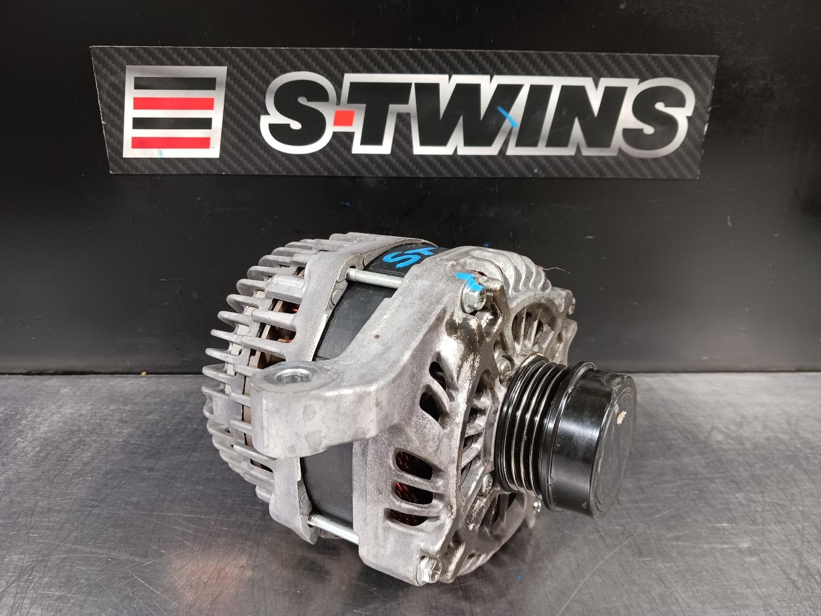 Used auto part listing image: 2017 FORD ESCAPE ALTERNATOR PETROL, 2.0, ZG, 09/16-05/20 0000230216