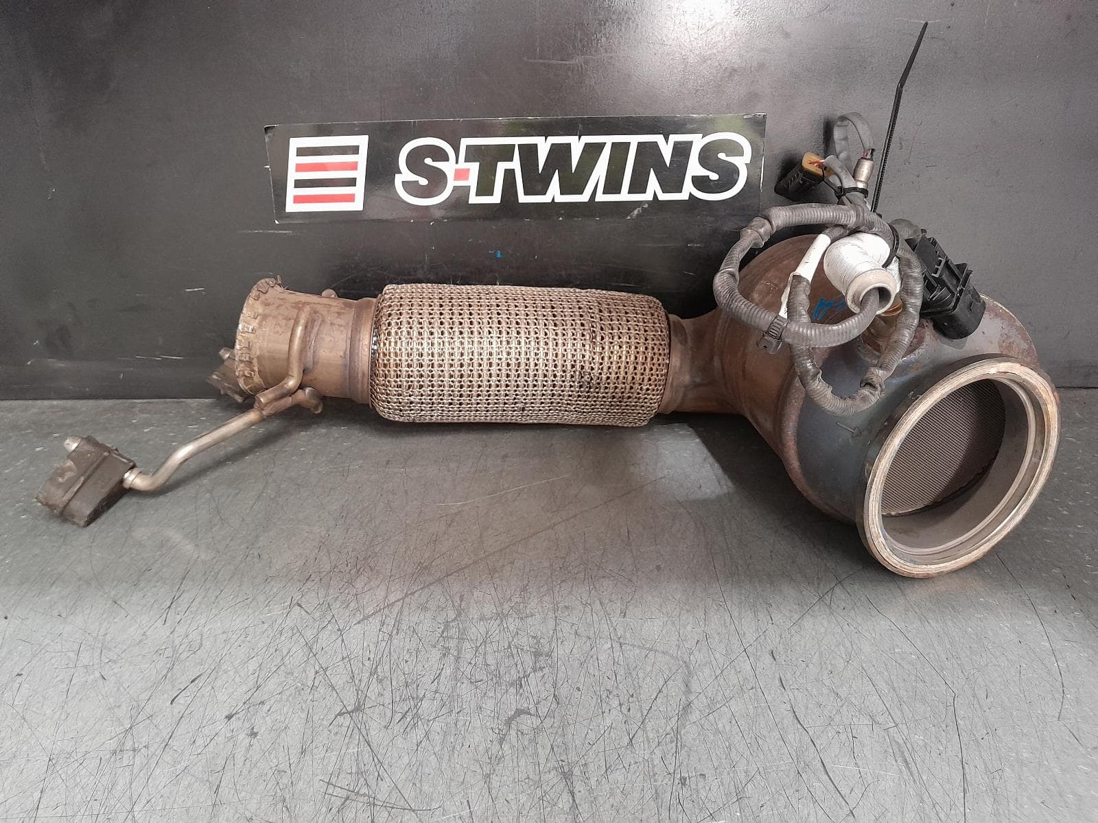 Used auto part listing image: 2020 BMW 2 SERIES CATALYTIC CONVERTER DOWNPIPE-CAT TYPE, 2.0, B48, PETROL, F22/F23, 07/16-07/21 0000366270