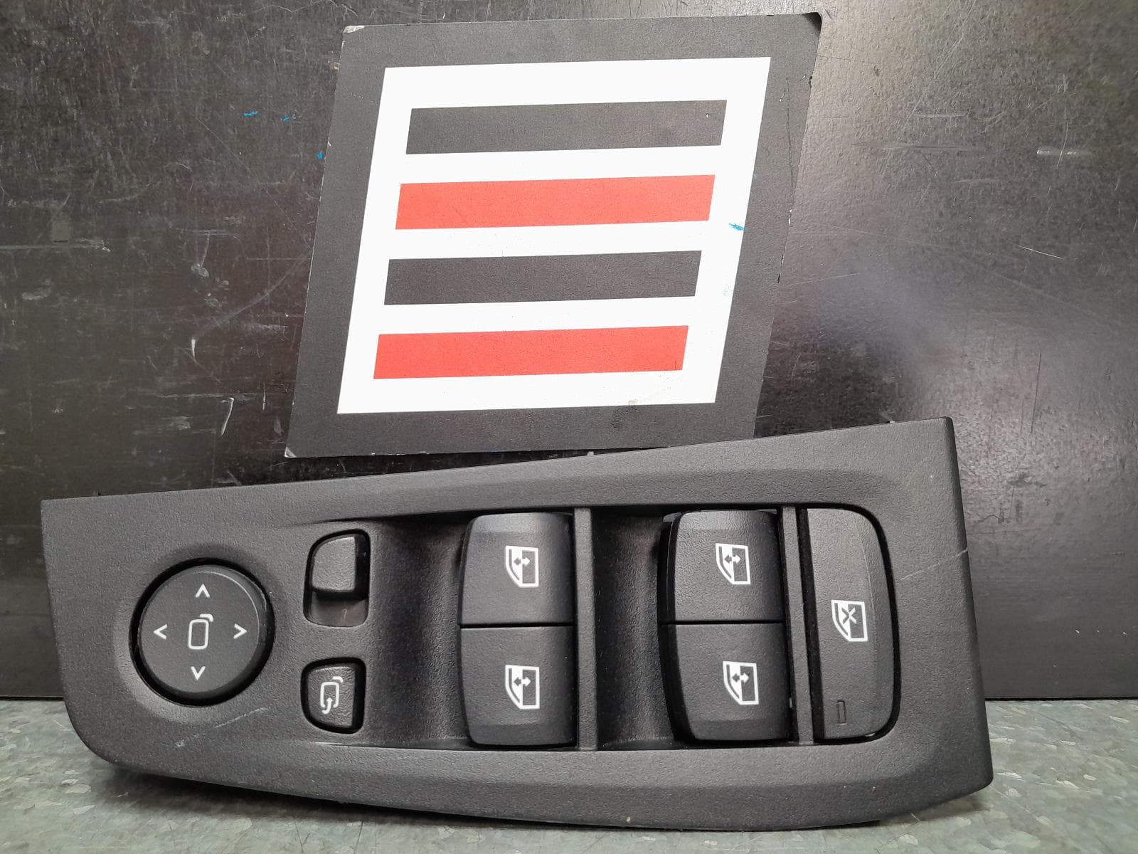 Used auto part listing image: 2020 BMW 2 SERIES PWR DR WIND SWITCH RH FRONT (MASTER SWITCH), W/ AUTO DIP TYPE, F44, SEDAN, 09/19- 0000366204
