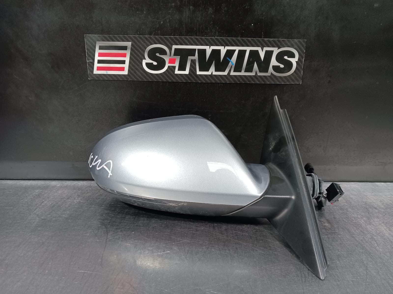 Used auto part listing image: 2012 AUDI A6 RIGHT DOOR MIRROR 4G/C7, MANUAL FOLD, NON LANE CHANGE ASSIST & NON CAMERA TYPE (6XM/7Y0), 04/11-06/18 0000239562