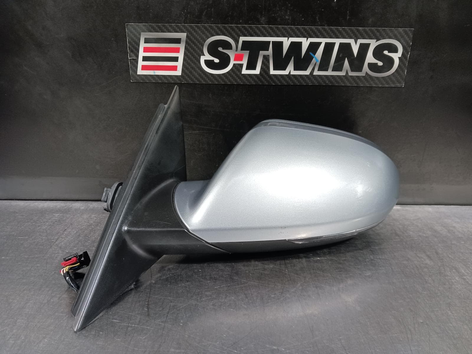 Used auto part listing image: 2012 AUDI A6 LEFT DOOR MIRROR 4G/C7, MANUAL FOLD, NON LANE CHANGE ASSIST & NON CAMERA TYPE (6XM/7Y0), 04/11-06/18 0000239579
