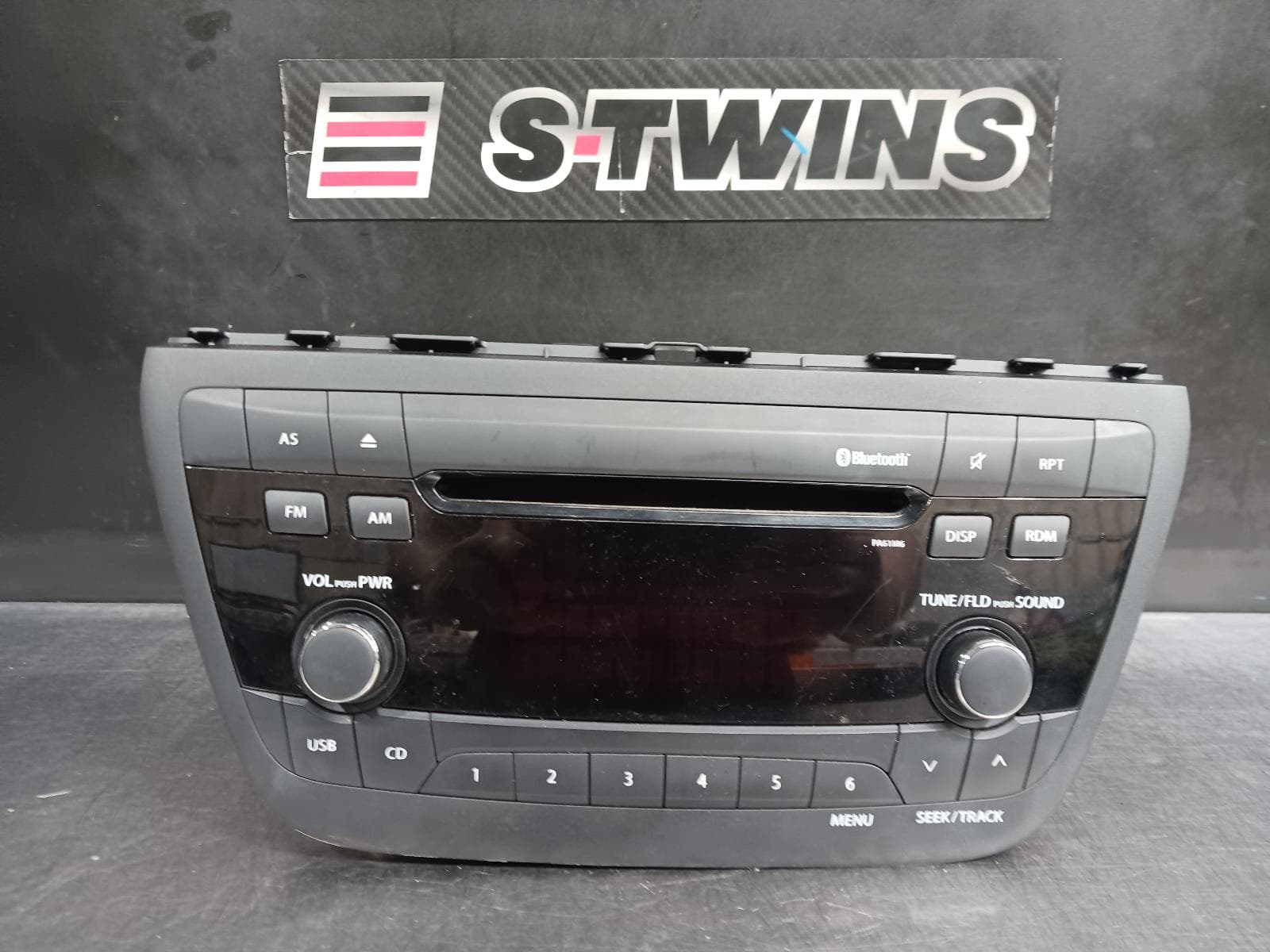Used auto part listing image: 2014 SUZUKI S-CROSS JY, HEAD UNIT, CD PLAYER, NON SAT NAV TYPE, 09/13-10/16 0000243534
