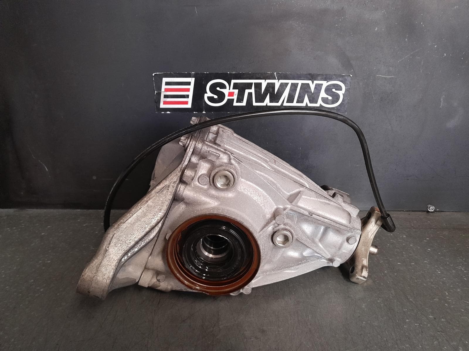 Used auto part listing image: 2022 MERCEDES GLE CLASS DIFFERENTIAL CENTRE V167/C167, REAR, 3.461 RATIO, 05/19- 0000337580