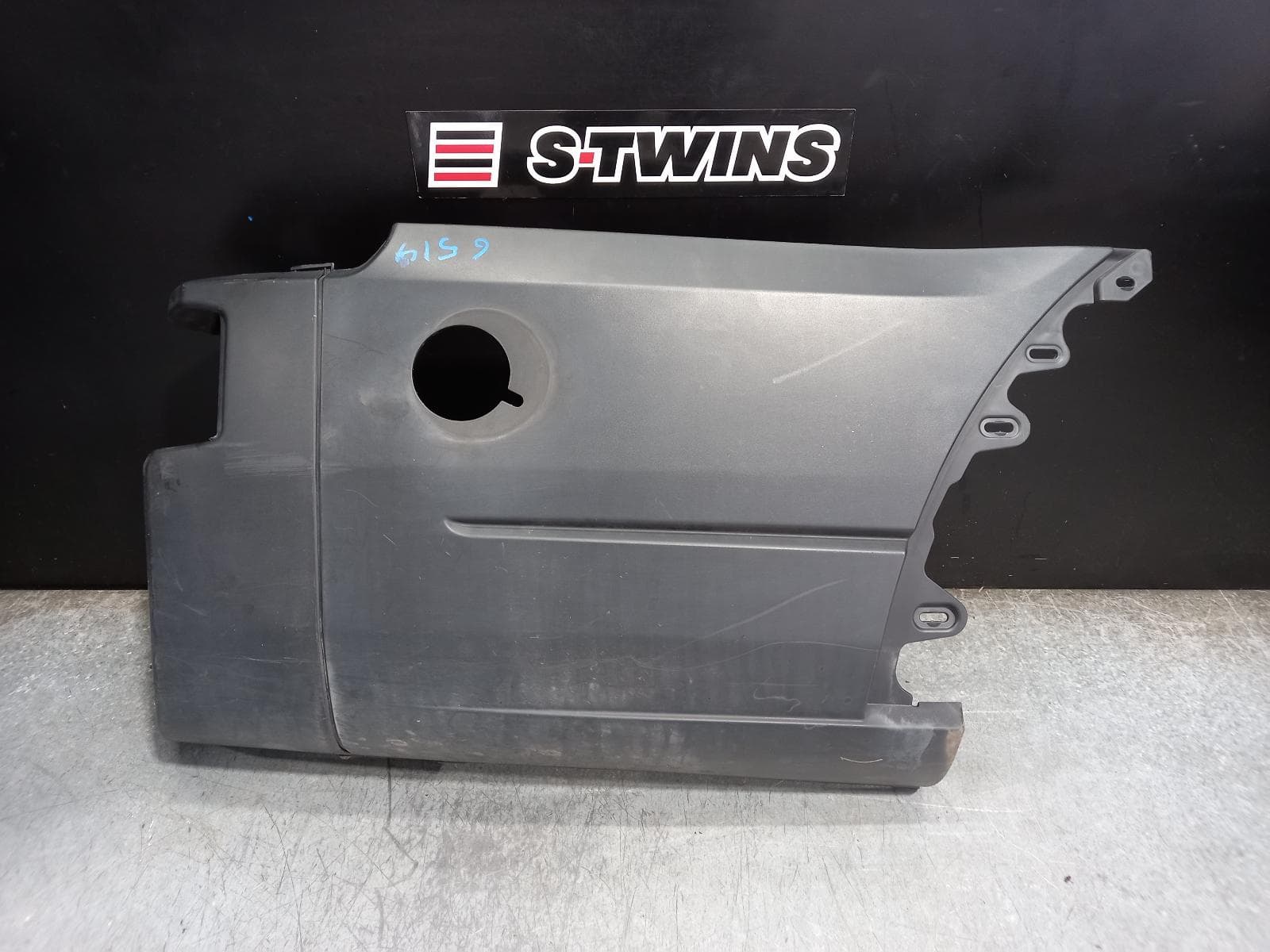 Used auto part listing image: 2020 FORD TRANSIT REAR BUMPER BUMPER BAR END (RH SIDE), VO, 05/19- 0000292042