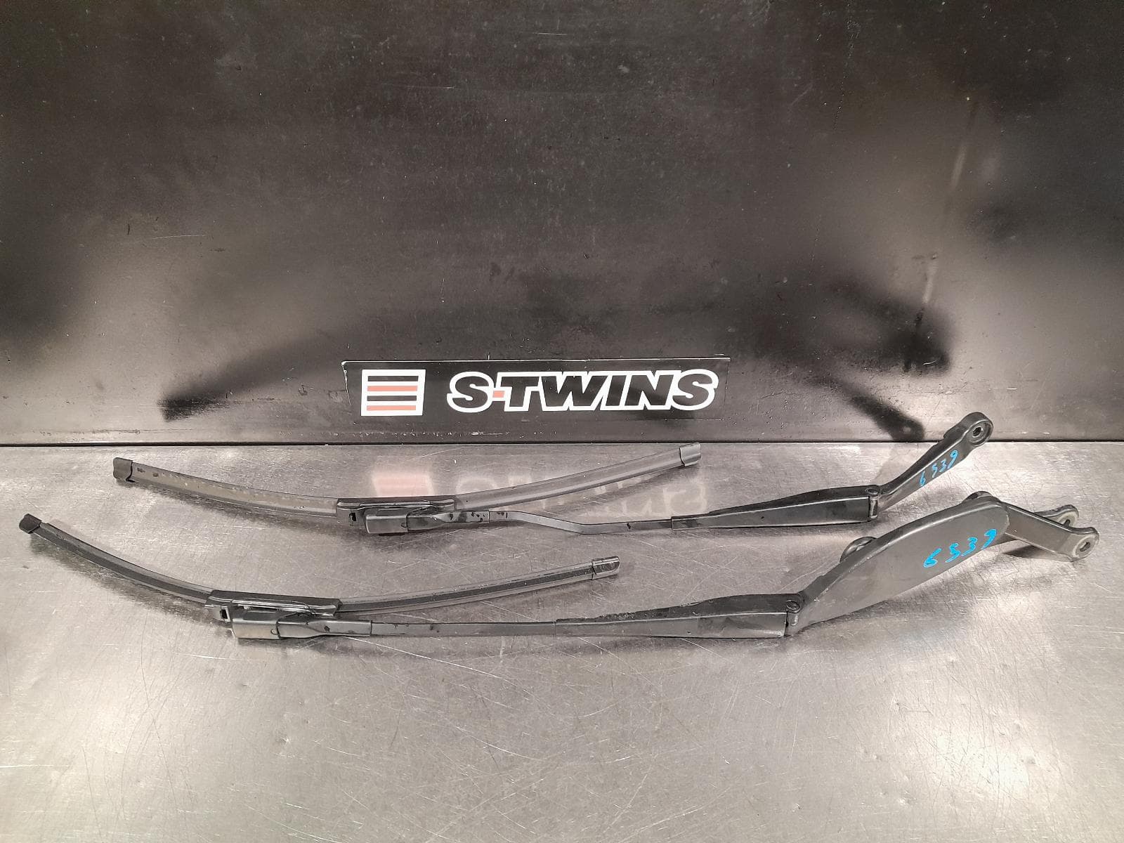 Used auto part listing image: 2017 MERCEDES E CLASS WIPER ARM W213, 05/16-05/23 0000284531