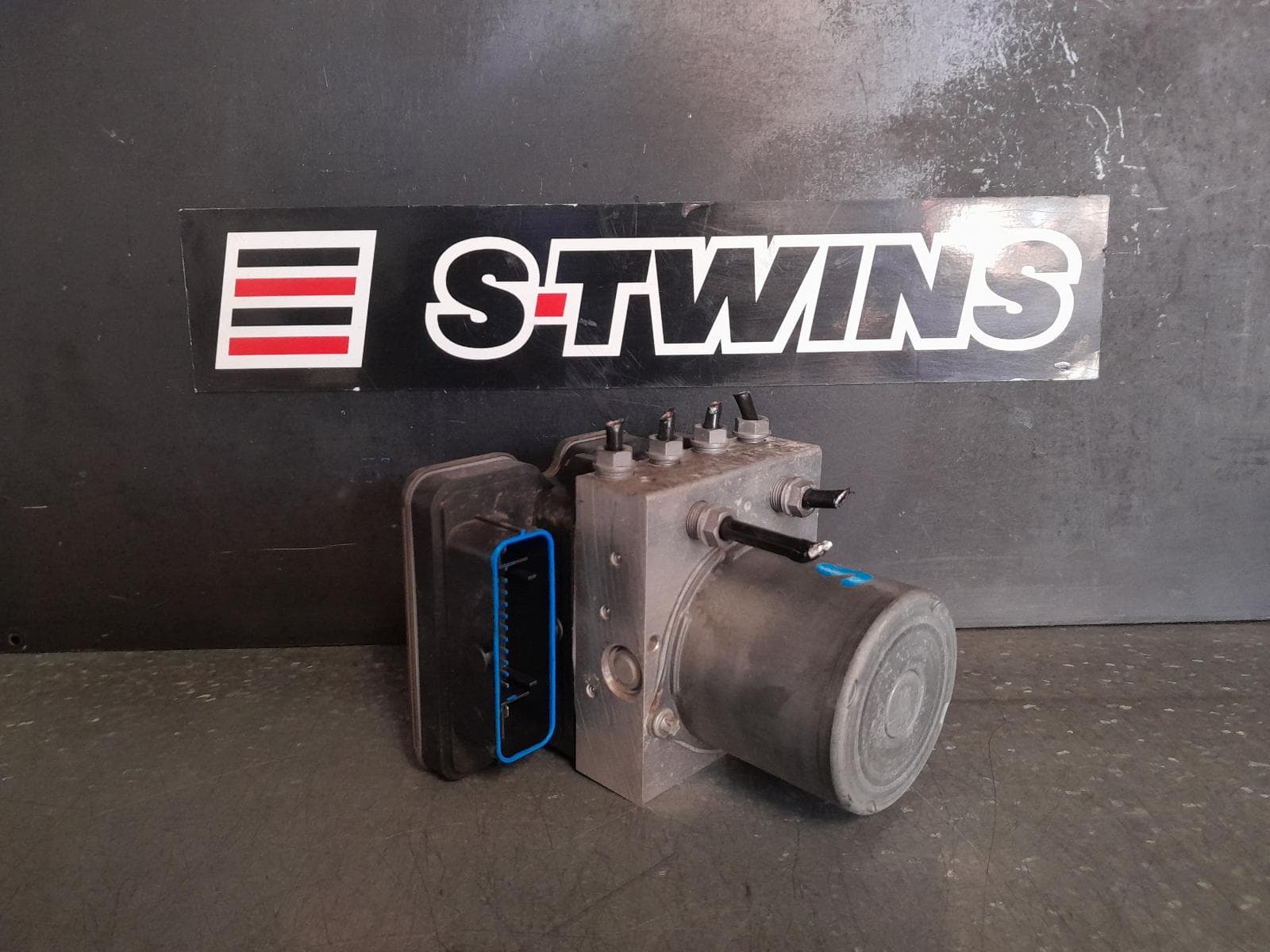 Used auto part listing image: 2021 SKODA KAMIQ ABS PUMP MODULATOR NW, 06/20- 0000341636