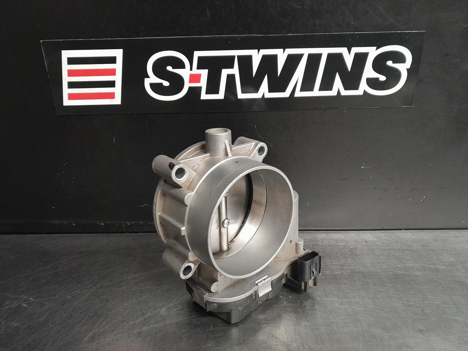 Used auto part listing image: 2020 RAM 1500 THROTTLE BODY DS, PETROL, 5.7, HEMI, 11/17-12/23 0000264427