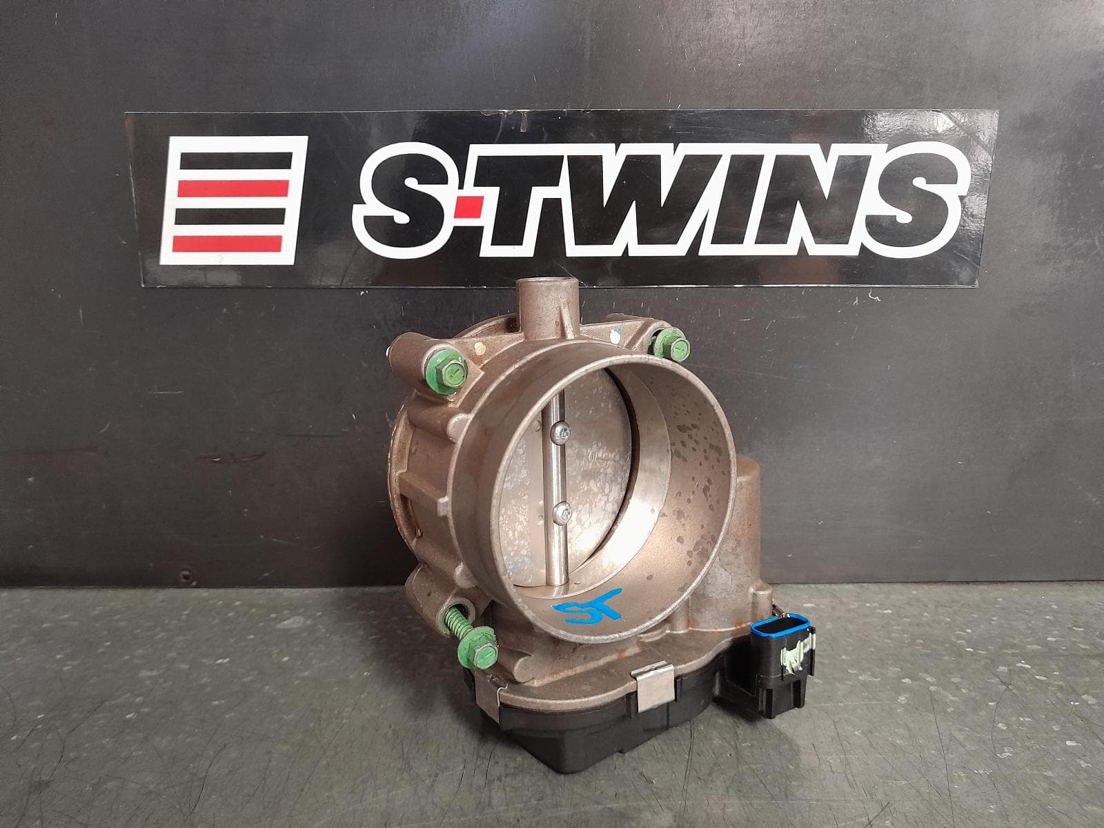 Used auto part listing image: 2019 RAM 1500 THROTTLE BODY DS, PETROL, 5.7, HEMI, 11/17-12/23 0000358709