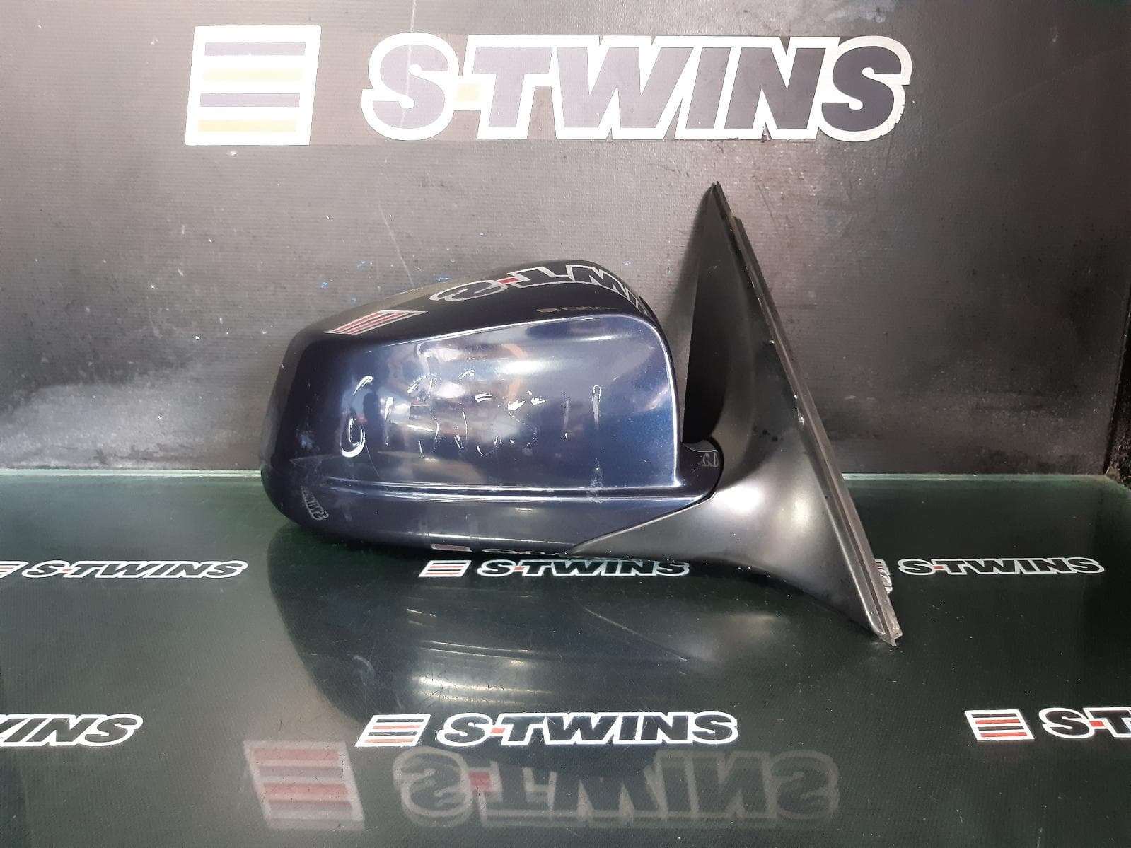 Used auto part listing image: 2011 BMW 5 SERIES RIGHT DOOR MIRROR F10/F11, SEDAN/WAGON, M SPORT, NON SEAT ADJ. & NON MEMORY TYPE, 05/10-06/13 0000240345