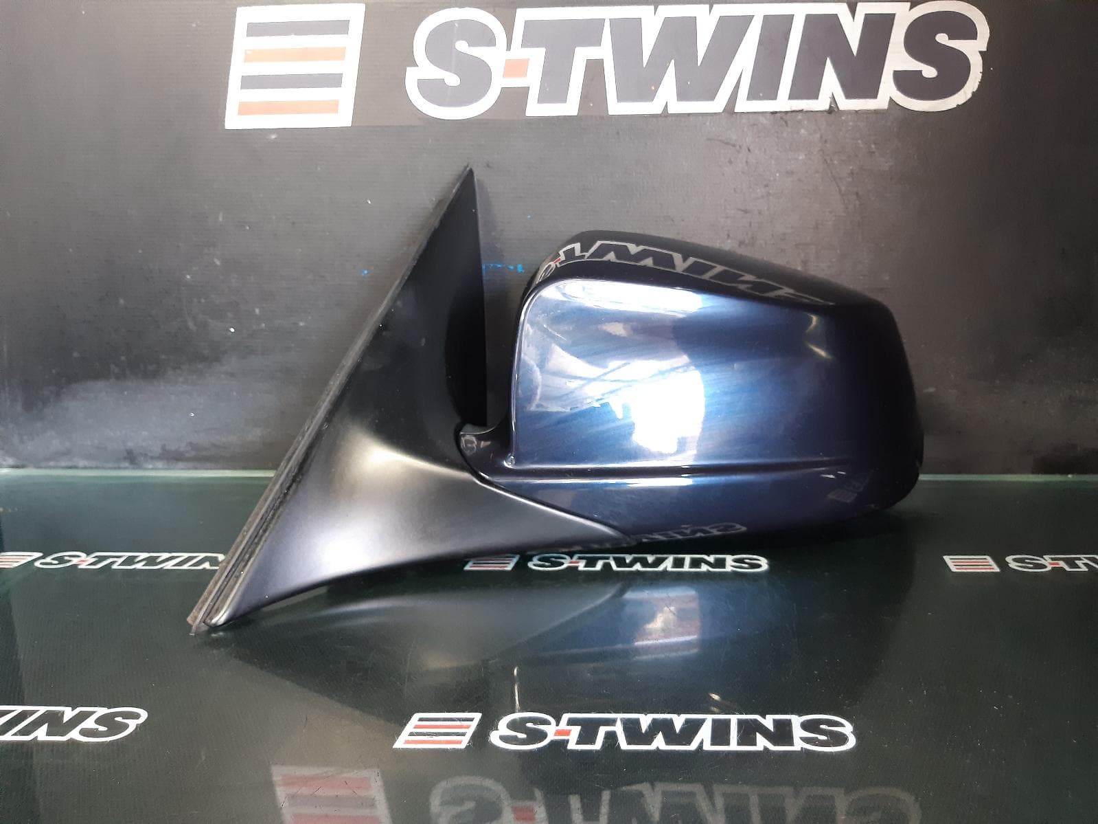 Used auto part listing image: 2011 BMW 5 SERIES LEFT DOOR MIRROR F10/F11, SEDAN/WAGON, M SPORT, NON SEAT ADJ. & NON MEMORY TYPE, 05/10-06/13 0000240360