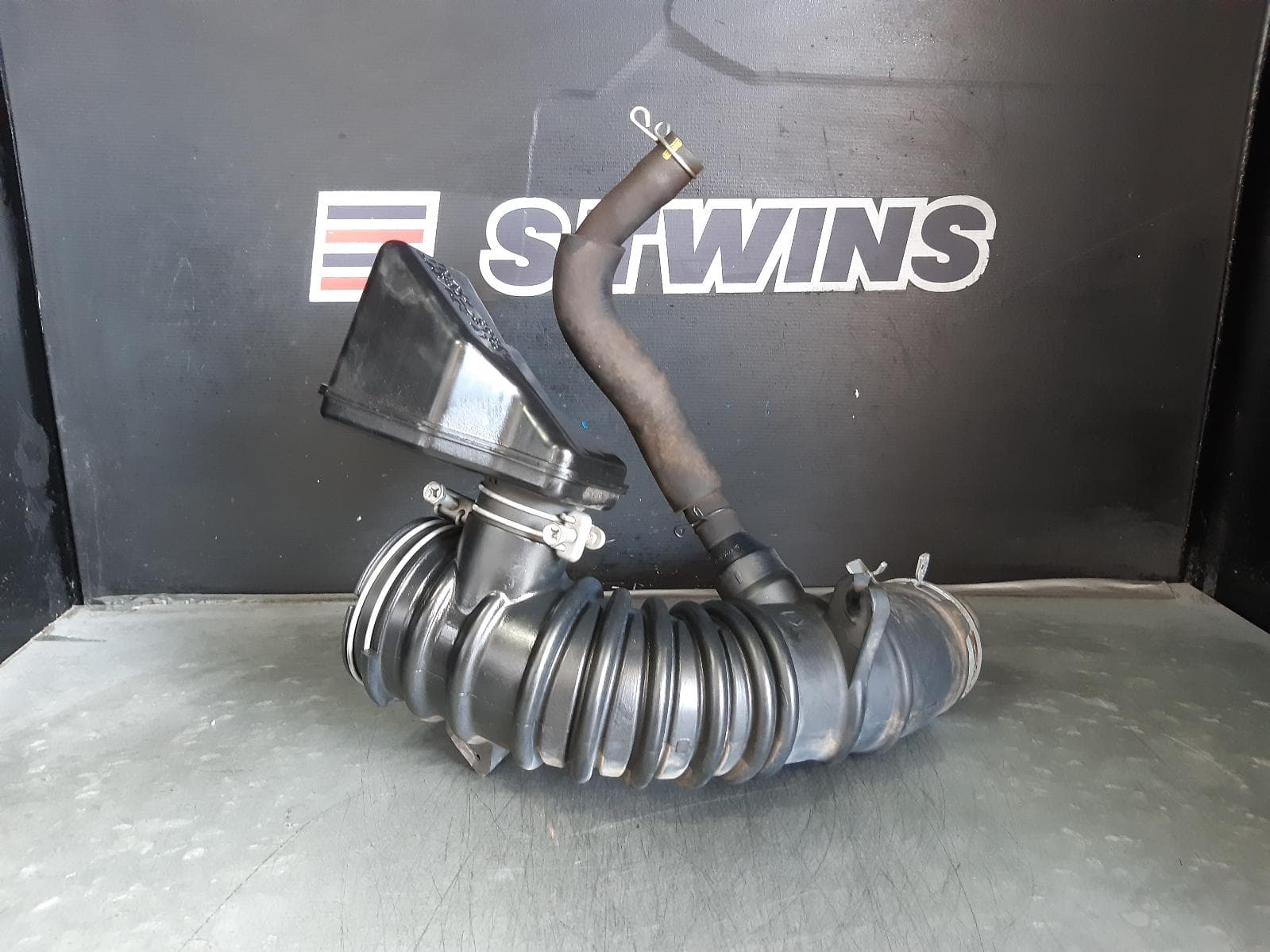 Used auto part listing image: 2011 TOYOTA RUKUS AIR CLEANER DUCT HOS 01/07-12/15 0000247366
