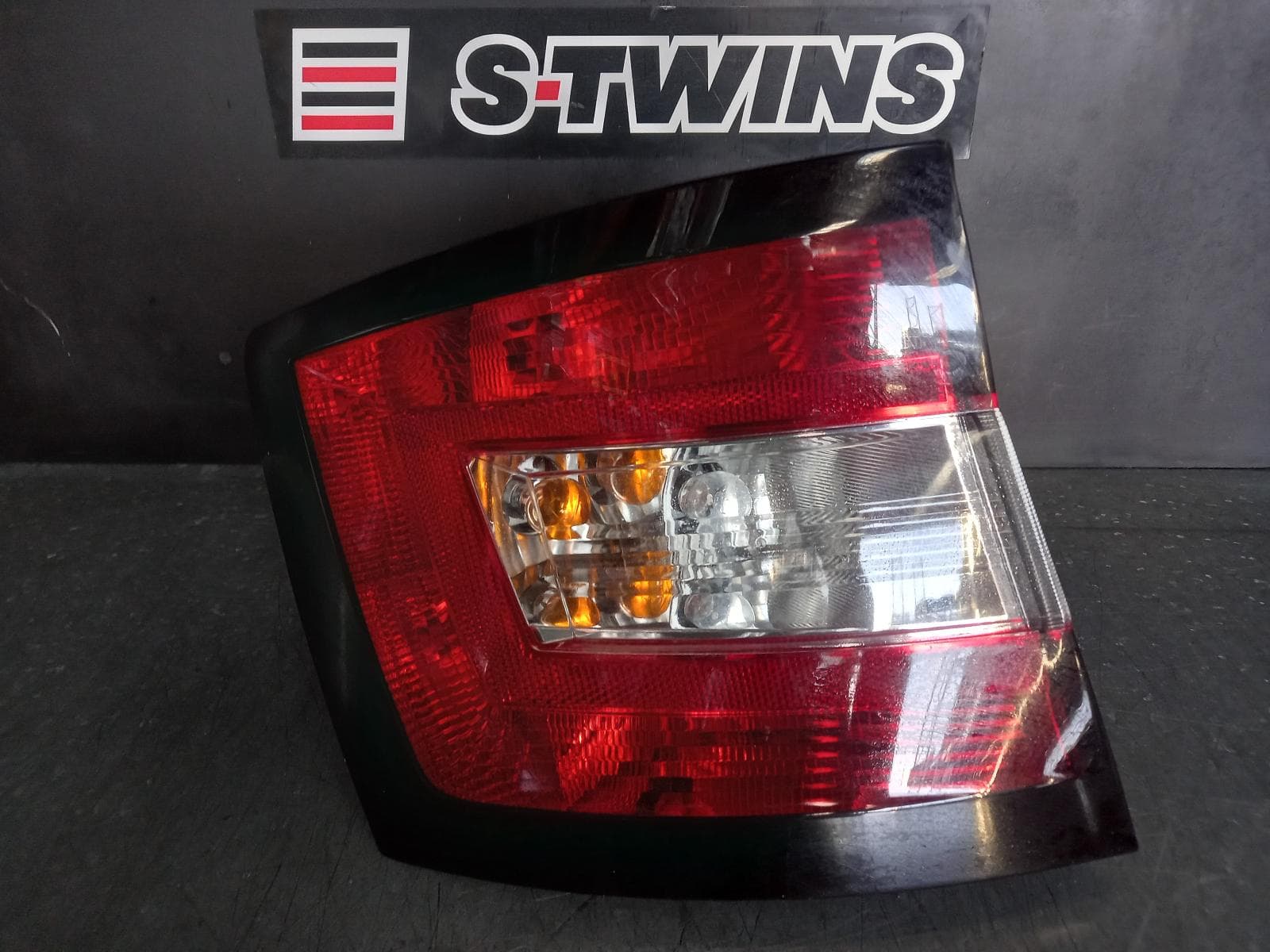 Used auto part listing image: 2019 SKODA FABIA LEFT TAILLIGHT NJ, WAGON, HALOGEN TYPE, 01/15-08/21 0000338297