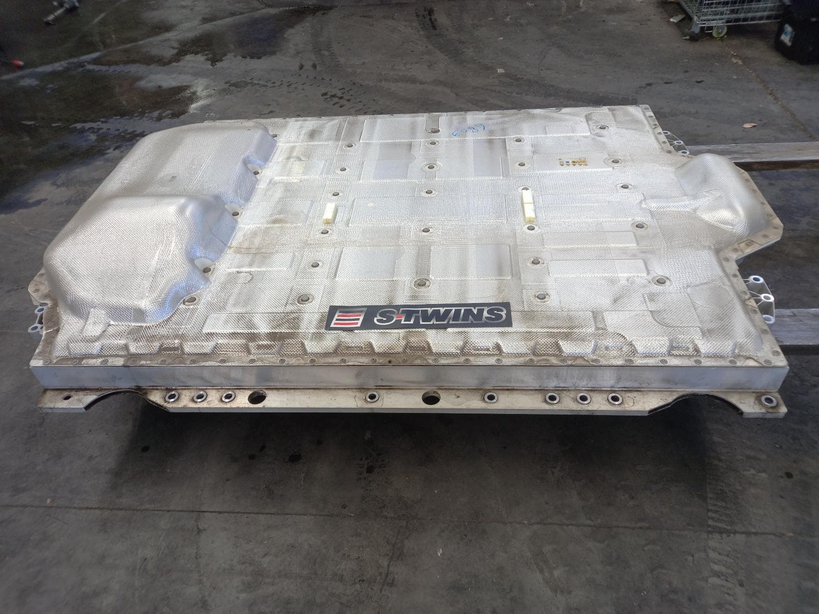 Used auto part listing image: 2023 BMW IX HIGH VOLTAGE BATTERY I20, EV BATTERY (UNDER FLOOR) 77kWh, 04/21- 0000366259