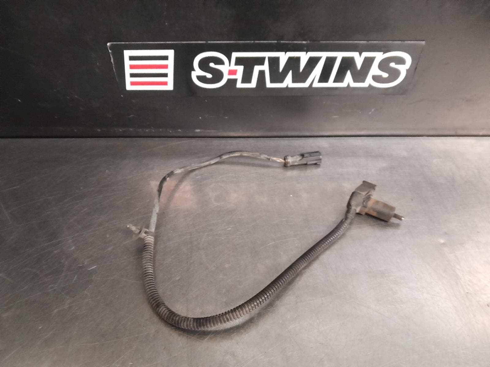 Used auto part listing image: 2007 FORD TERRITORY ABS SENSOR LH FRONT, RWD, SX-SY MKI, 05/04-04/09 0000286485