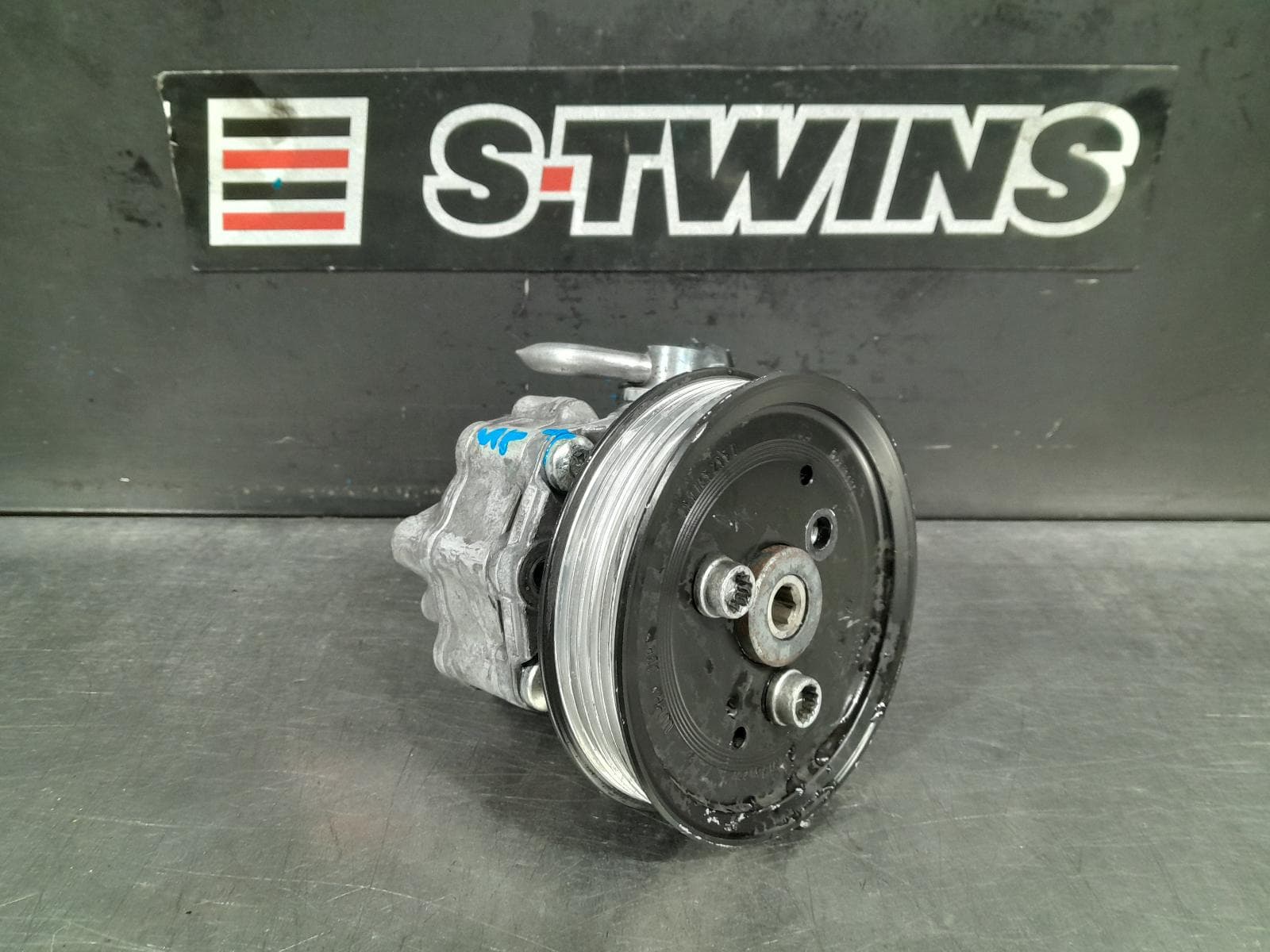 Used auto part listing image: 2011 VOLKSWAGEN TOUAREG STEERING PUMP DIESEL, 3.0, TURBO, 7P, 06/11-04/18 0000295765