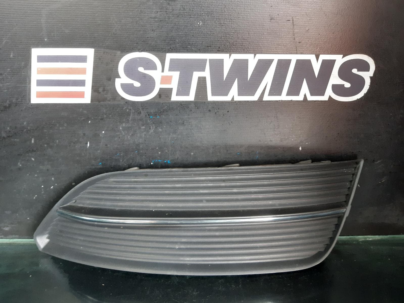 Used auto part listing image: 2015 AUDI A3 GRILLE BUMPER GRILLE (RH SIDE), 8V (A3), HATCH, BLACK, 05/13-10/20 0000259583