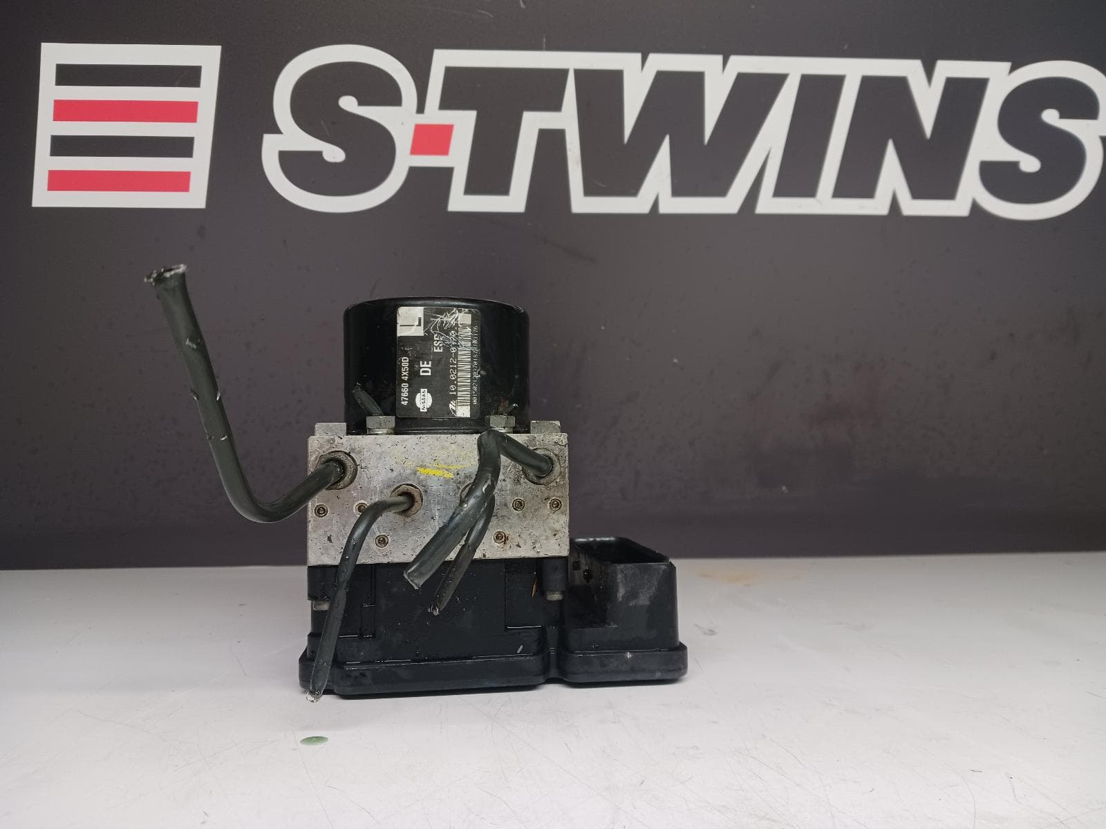 Used auto part listing image: 2009 NISSAN PATHFINDER ABS PUMP MODULATOR R51, P/N 476604X51D, 05/05-09/13 0000252927