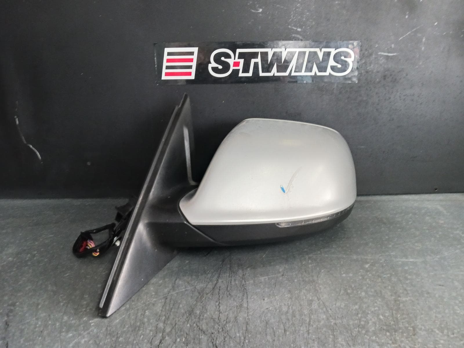 Used auto part listing image: 2013 AUDI Q5 LEFT DOOR MIRROR 8R, POWER FOLD, NON LANE CHANGE ASSIST TYPE (6XL/7Y0), SQ5, 05/13-01/17 0000316111