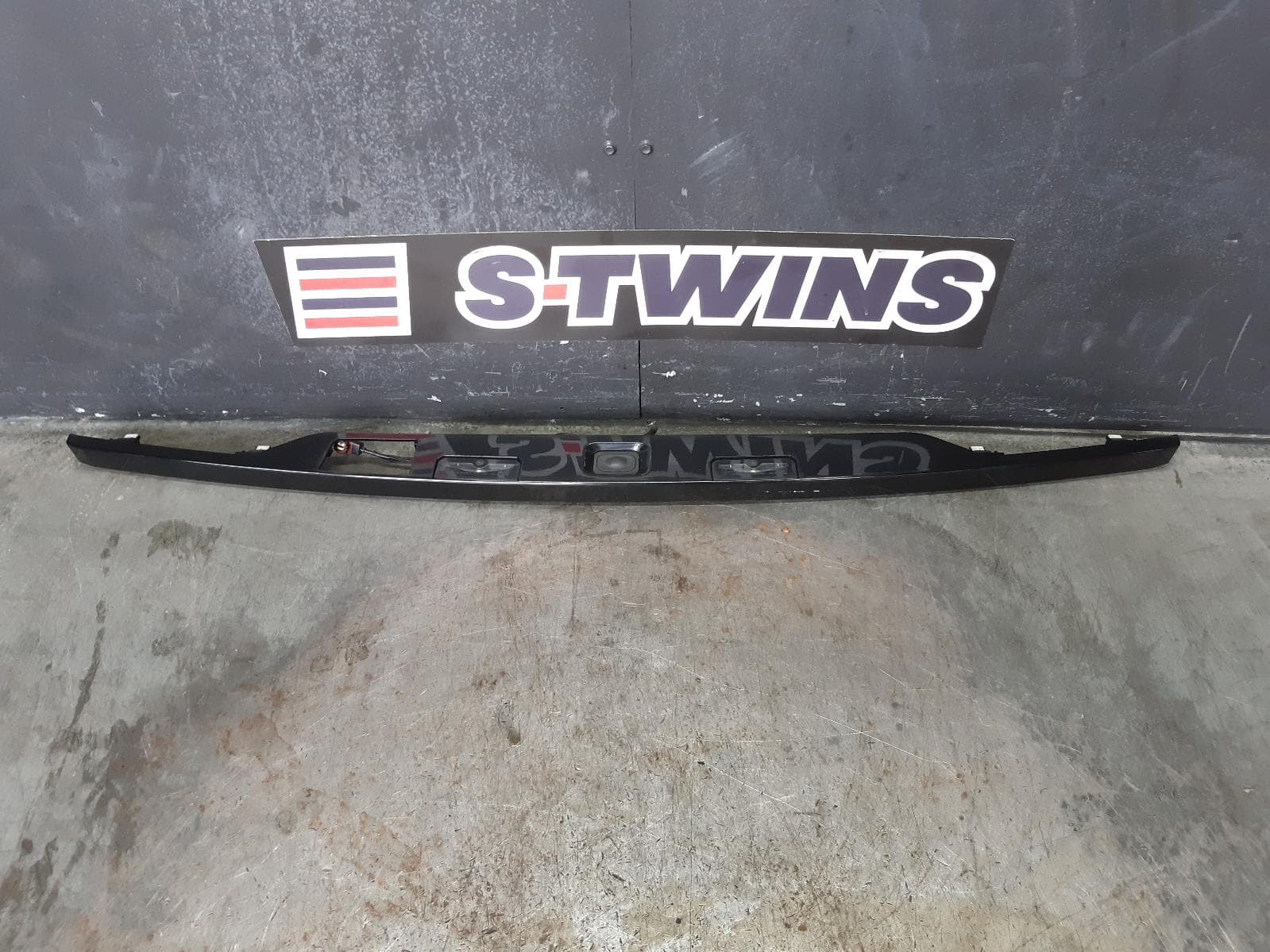 Used auto part listing image: 2016 LAND ROVER RANGE ROVER EVOQUE REAR GARNISH L538, 11/11-01/19 0000255418