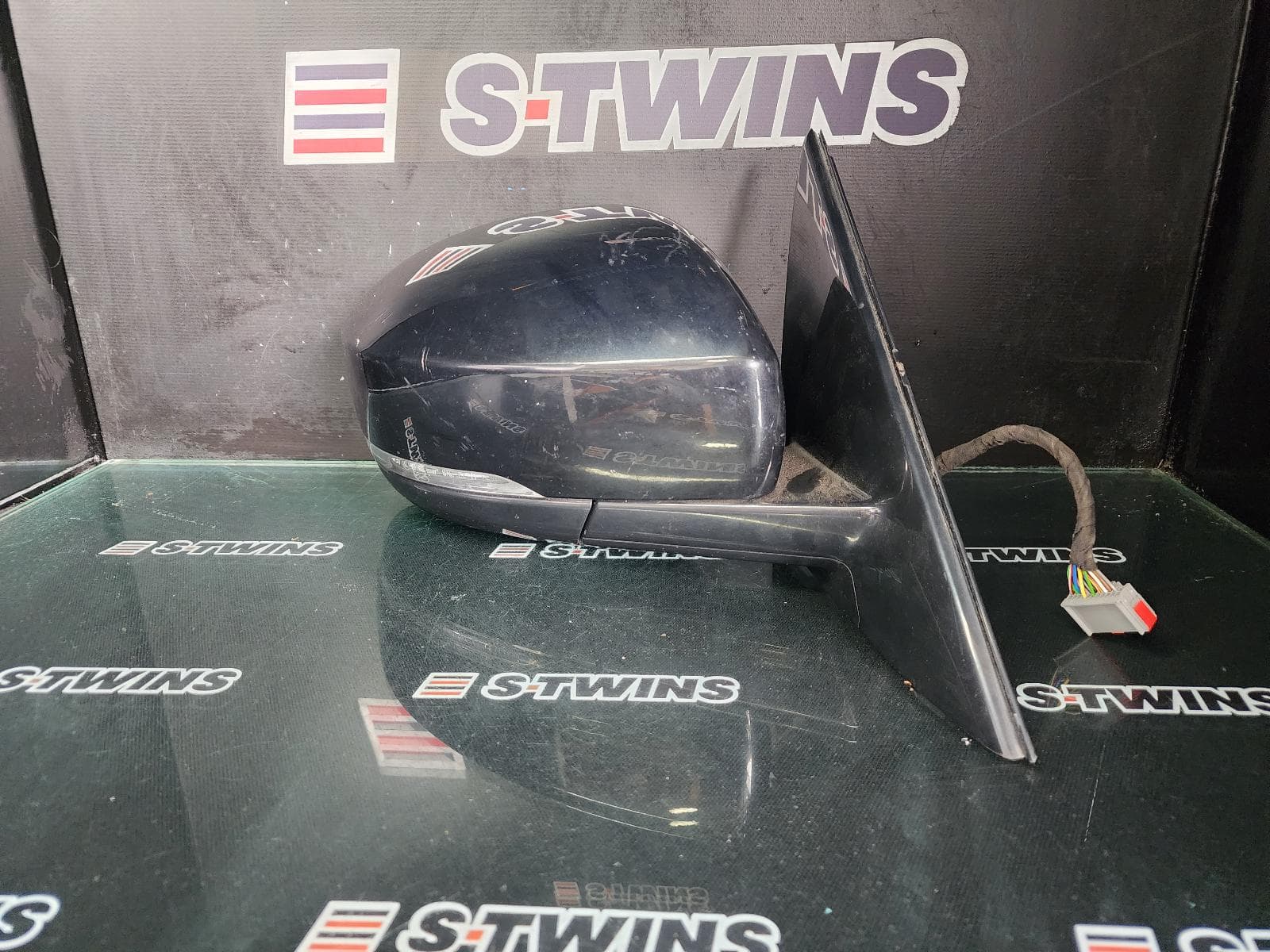 Used auto part listing image: 2018 LAND ROVER RANGEROVER SPORT RIGHT DOOR MIRROR L494, POWER, NON FOLDING TYPE, SE, 06/13-04/22 0000256412