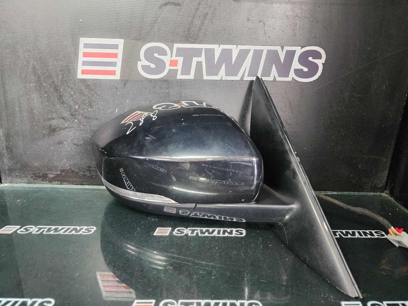 Used auto part listing image: 2018 LAND ROVER RANGEROVER SPORT RIGHT DOOR MIRROR L494, POWER, NON FOLDING TYPE, SE, 06/13-04/22 0000256431