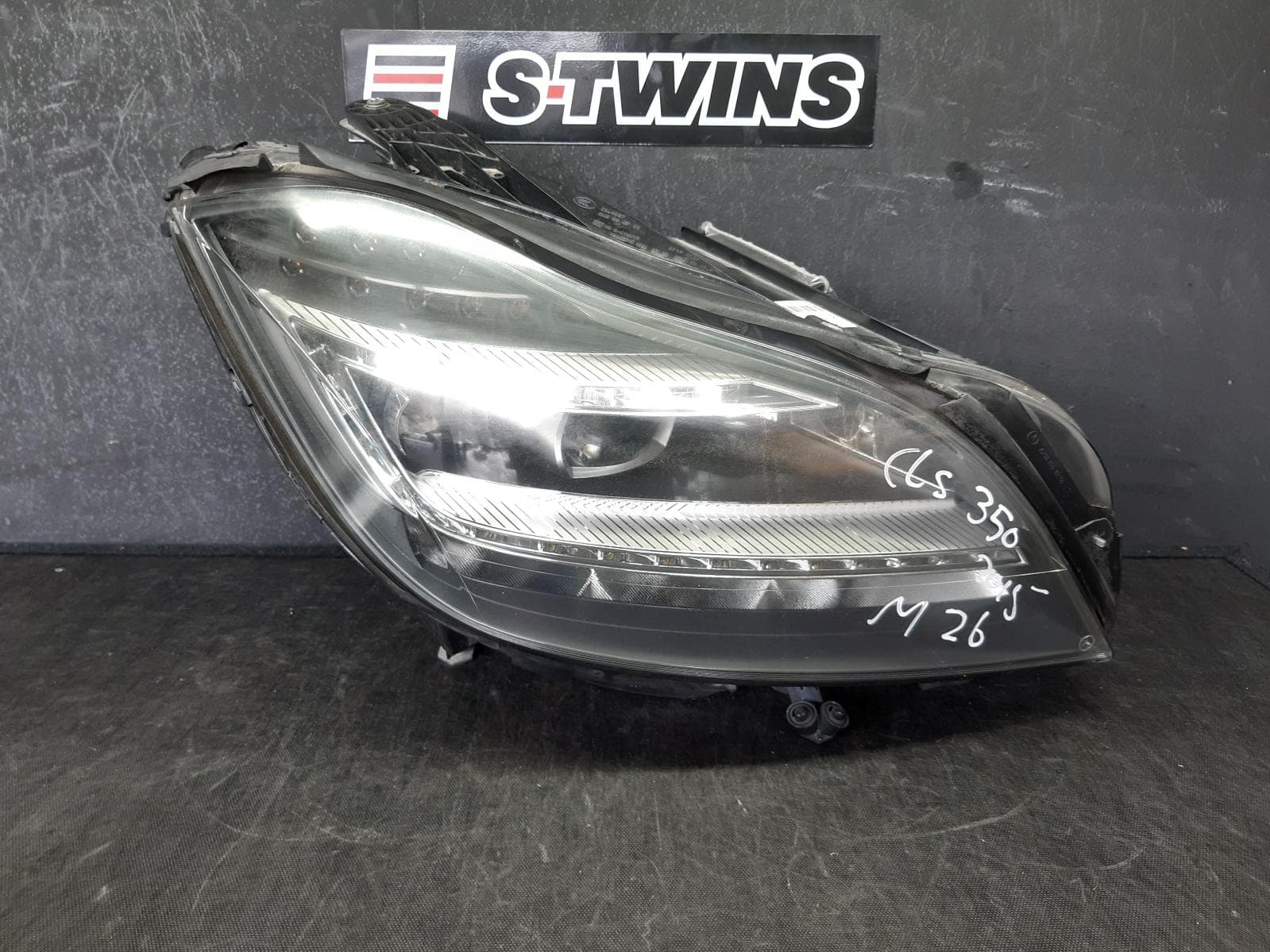 Used auto part listing image: 2014 MERCEDES CLS CLASS RIGHT HEADLAMP C218/X218, XENON TYPE, 06/11-09/14 0000256439