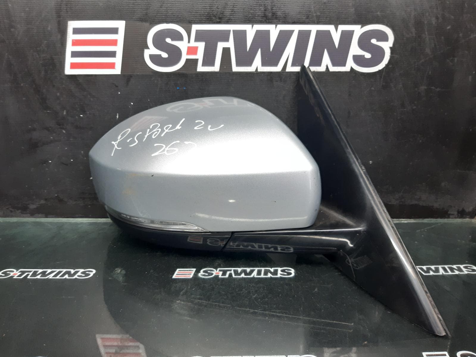 Used auto part listing image: 2020 LAND ROVER RANGEROVER SPORT RIGHT DOOR MIRROR L494, POWER, NON FOLDING TYPE, SE, 06/13-04/22 0000256562