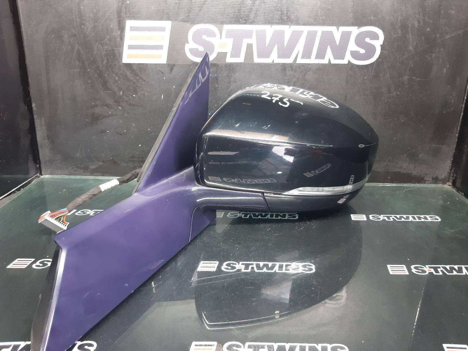 Used auto part listing image: 2019 LAND ROVER DISCOVERY LEFT DOOR MIRROR L462, NON POWER FOLDING, HEATED TYPE, 12/16-12/20 0000256584