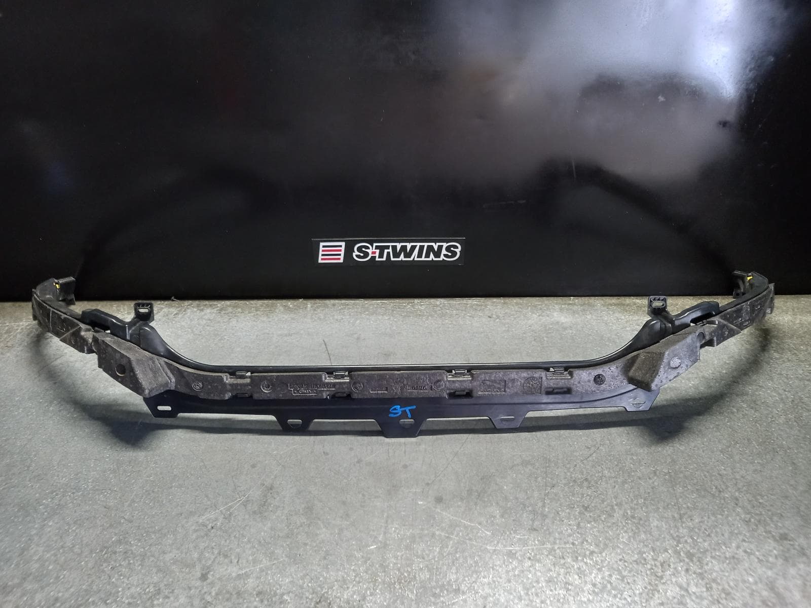 Used auto part listing image: 2019 JAGUAR E PACE FRONT BUMPER X540, BUMPER BAR, STANDARD, W/ PARK SENSOR TYPE, 11/17-09/20 0000260082