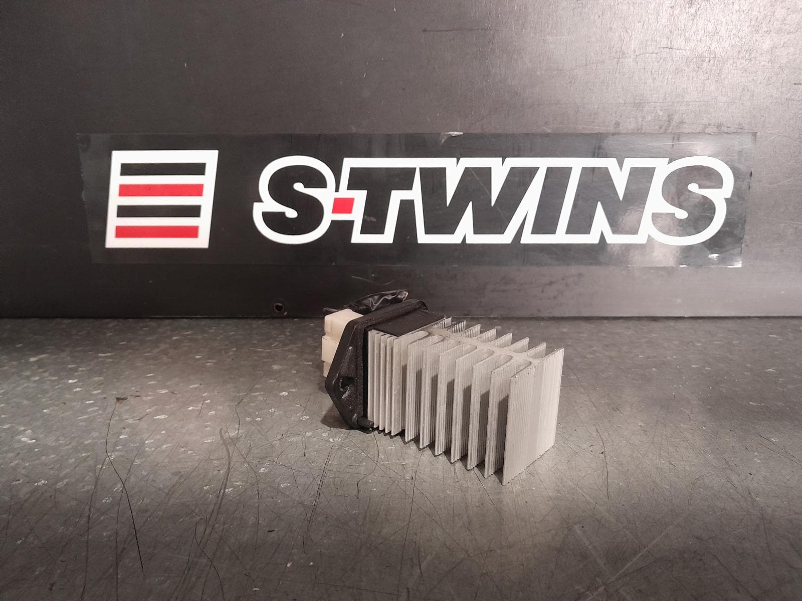 Used auto part listing image: 2020 MG ZS FAN SPEED RESISTOR AZS1, 09/17- 0000338330