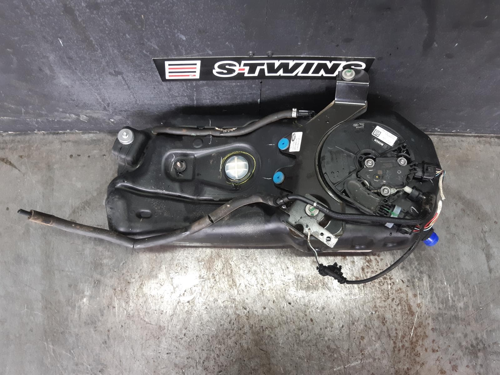 Used auto part listing image: 2015 JAGUAR XE ADBLUE TANK X760, 05/15-06/24 0000262851