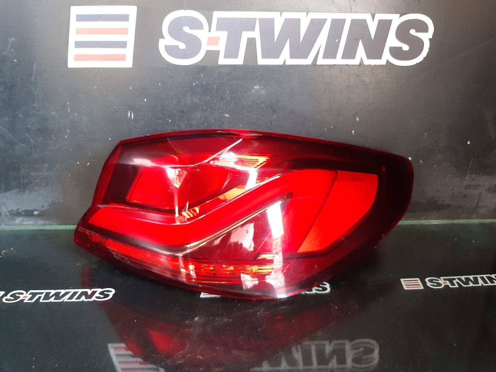 Used auto part listing image: 2020 BMW 1 SERIES RIGHT TAILLIGHT F40, HATCH, 05/19- 0000275819