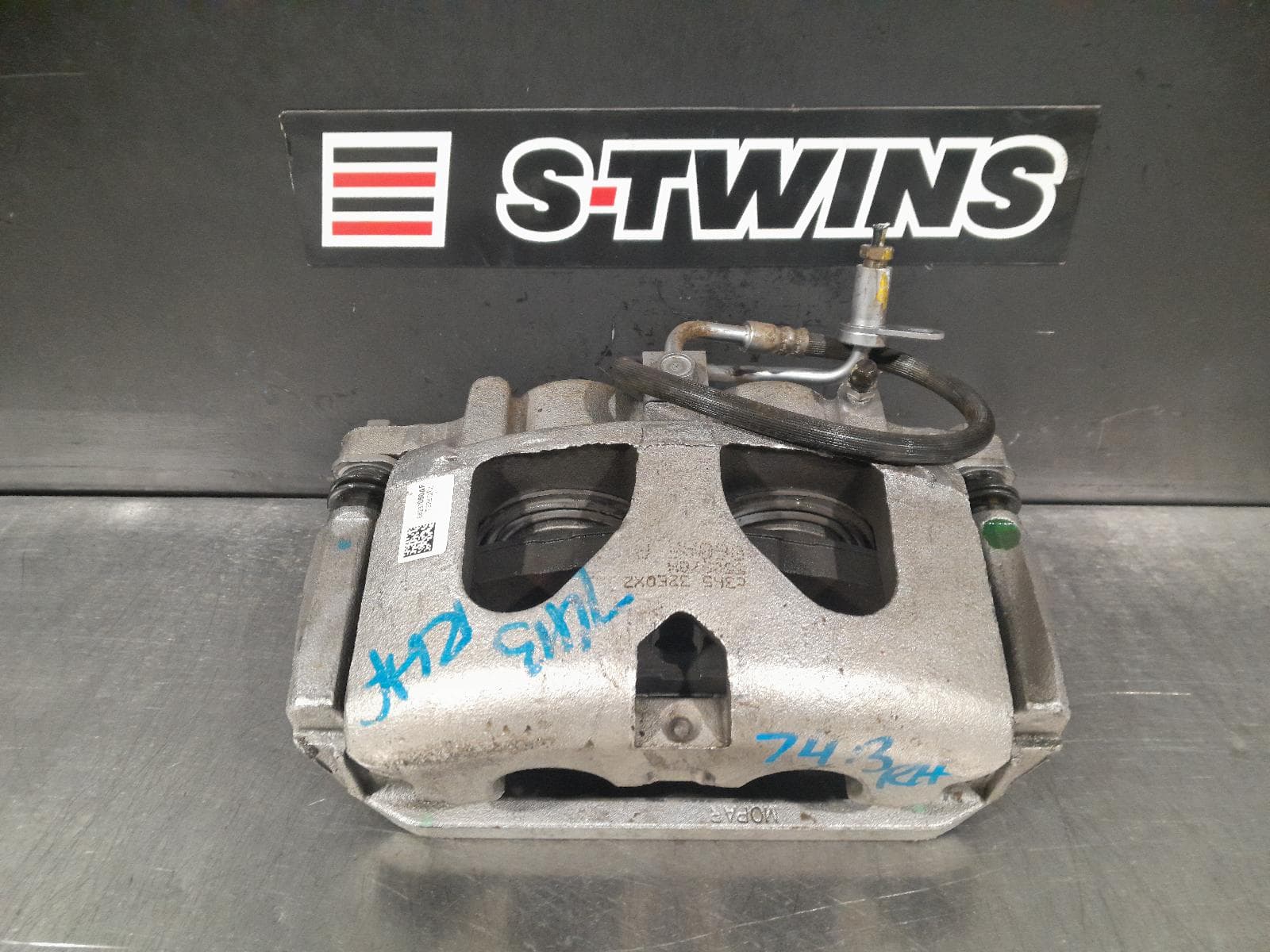 Used auto part listing image: 2022 RAM 1500 CALIPER RH FRONT, DT, 10/20- 0000277551