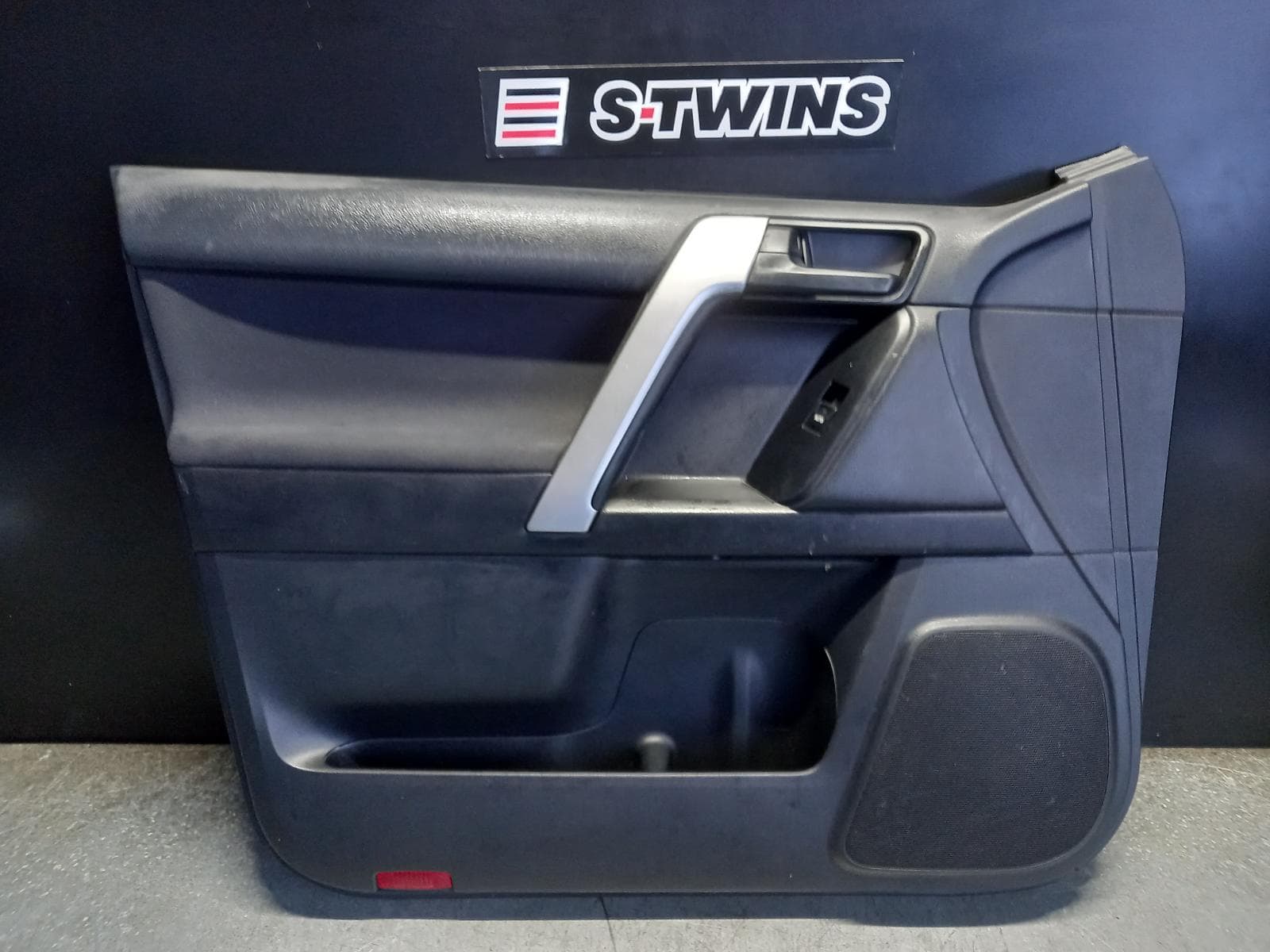 Used auto part listing image: 2014 TOYOTA PRADO DOOR TRIM LH FRONT, 150 SERIES, 5DR, GX/GXL, 08/09- 0000276762