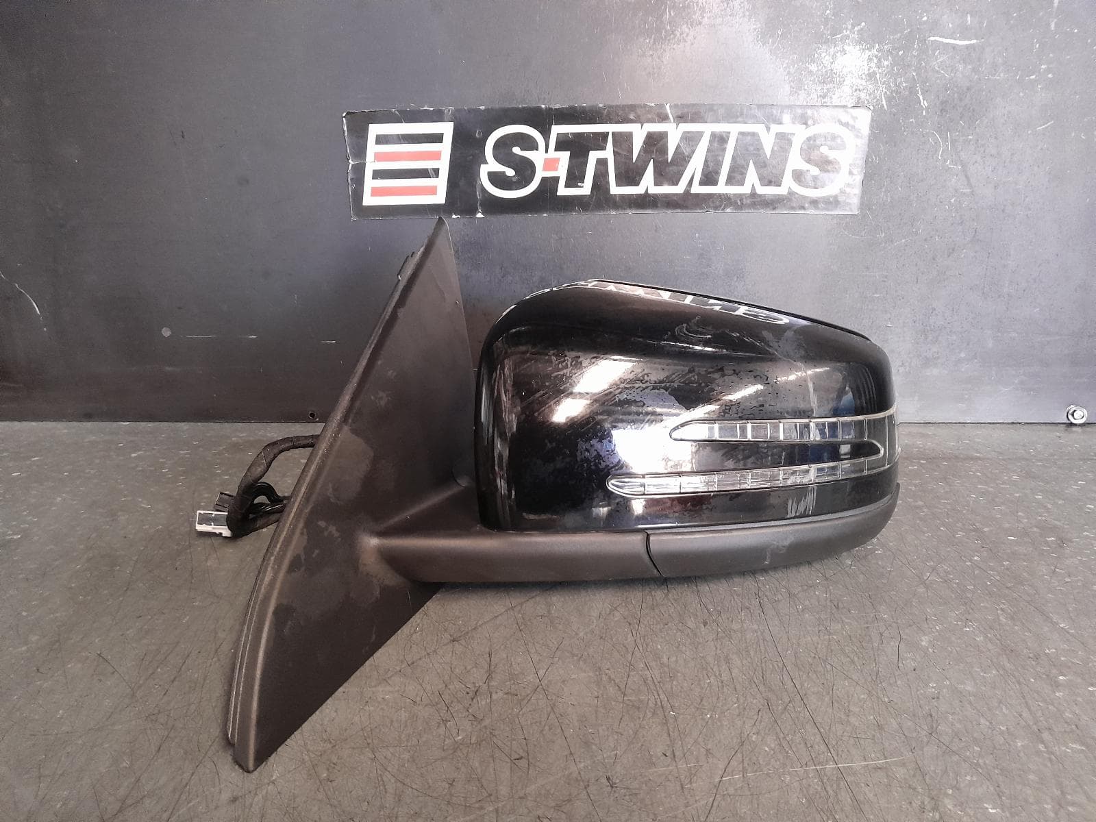 Used auto part listing image: 2017 MERCEDES A CLASS LEFT DOOR MIRROR W176, POWER FOLD, W/ BLIND SPOT, MEMORY AND AUTO DIM TYPE, 09/15-03/18 0000336918