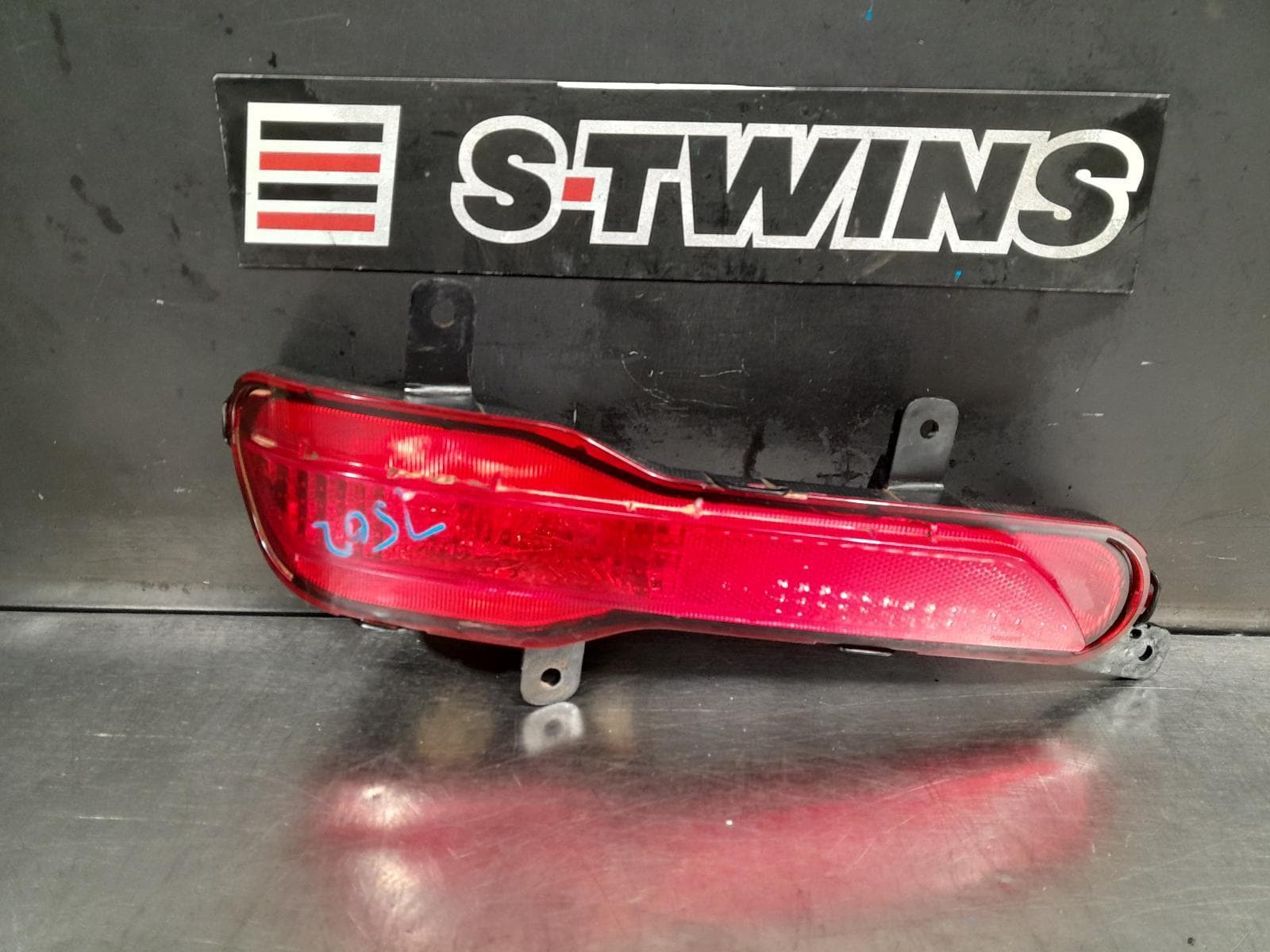 Used auto part listing image: 2018 HAVAL H2 LEFT TAILLIGHT BUMPER REFLECTOR, 06/15-09/19 0000305593