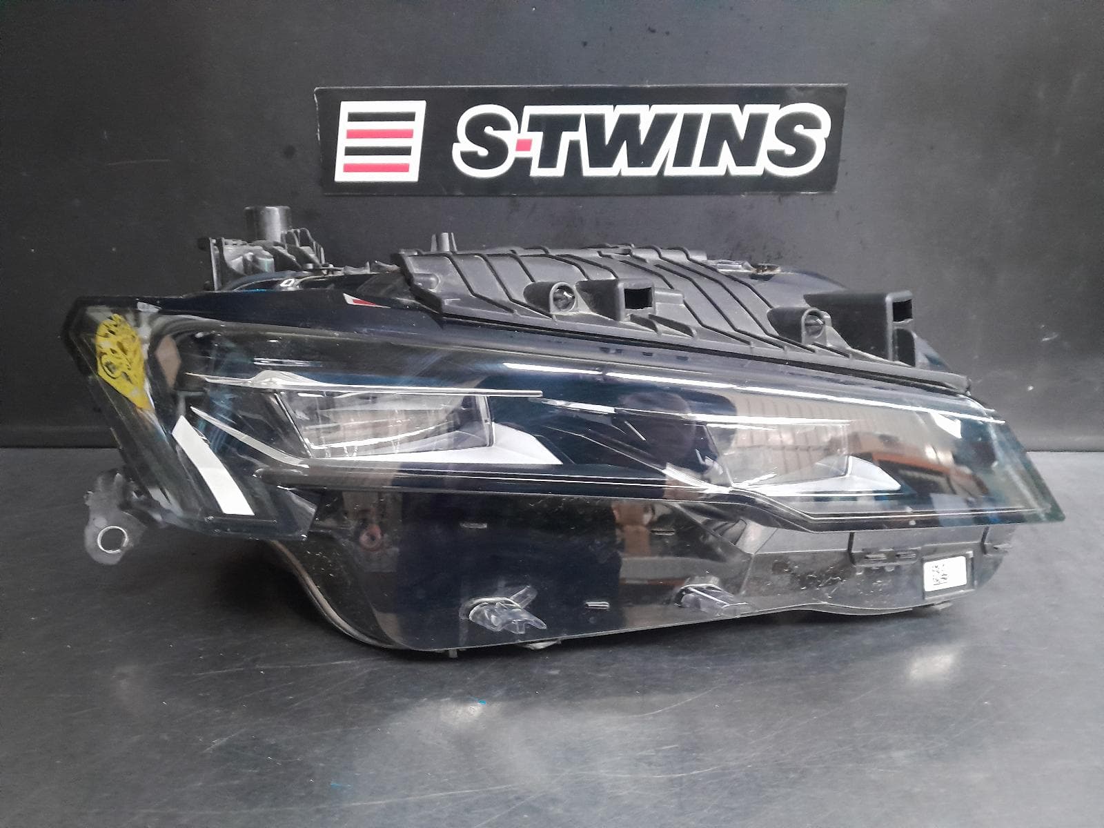 Used auto part listing image: 2022 PEUGEOT 308 RIGHT HEADLAMP P5, LED MATRIX TYPE, 05/22- 0000275904