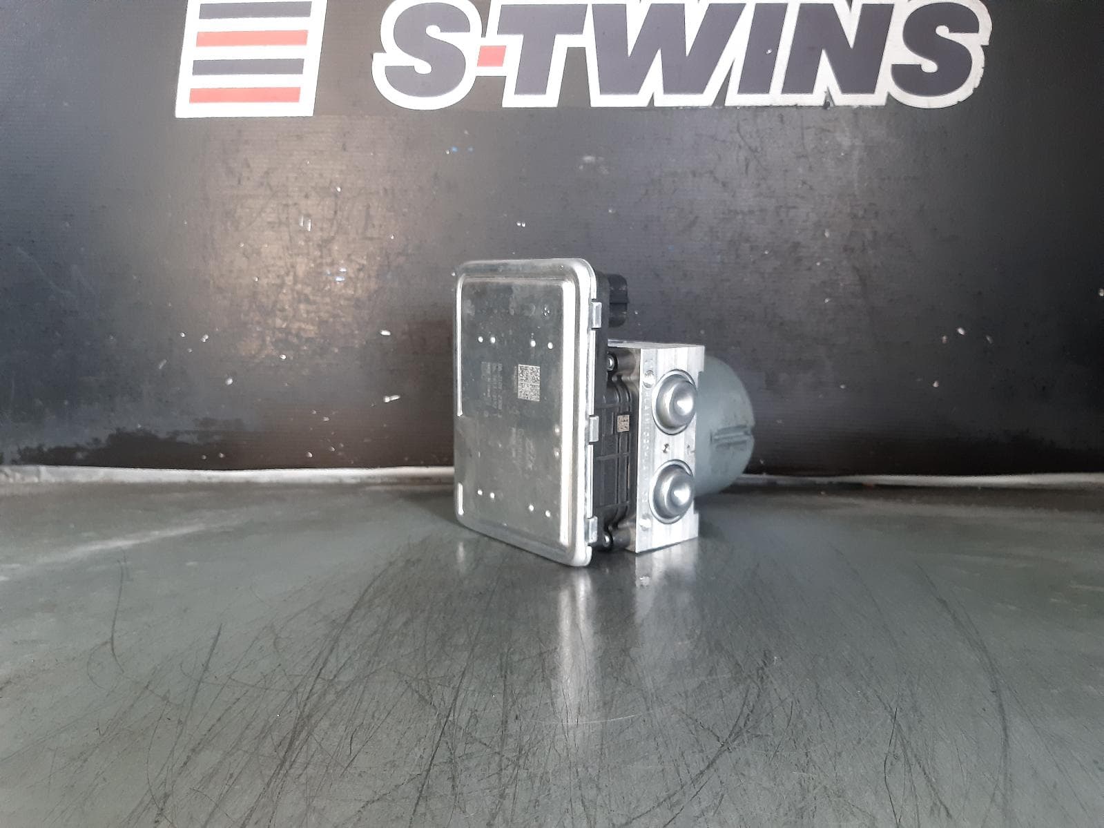 Used auto part listing image: 2019 MITSUBISHI OUTLANDER ABS PUMP MODULATOR ZK-ZL, NON ACTIVE EMERGENCY BRAKING TYPE, P/N 4670B747, 04/15-07/21 0000276355