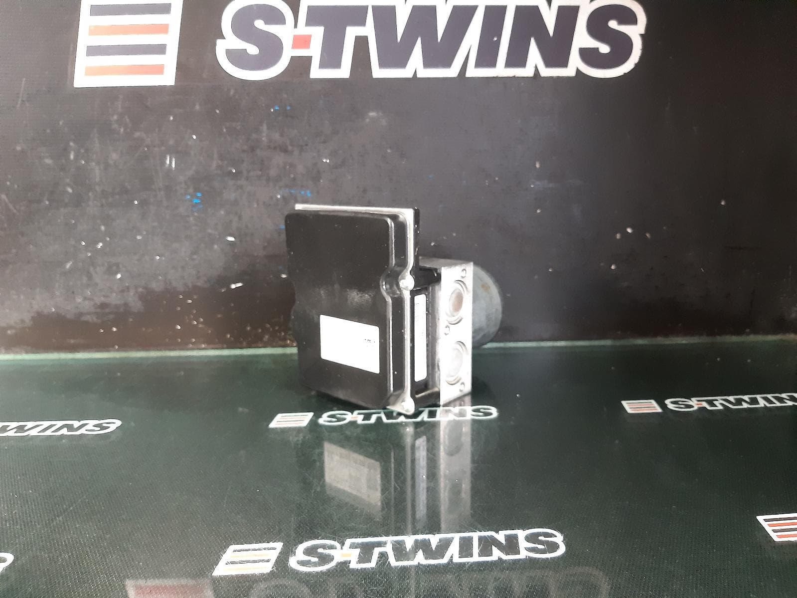Used auto part listing image: 2015 AUDI A5/S5 ABS PUMP MODULATOR 8T, P/N 8K0614517HA, 10/11-11/16 0000276754