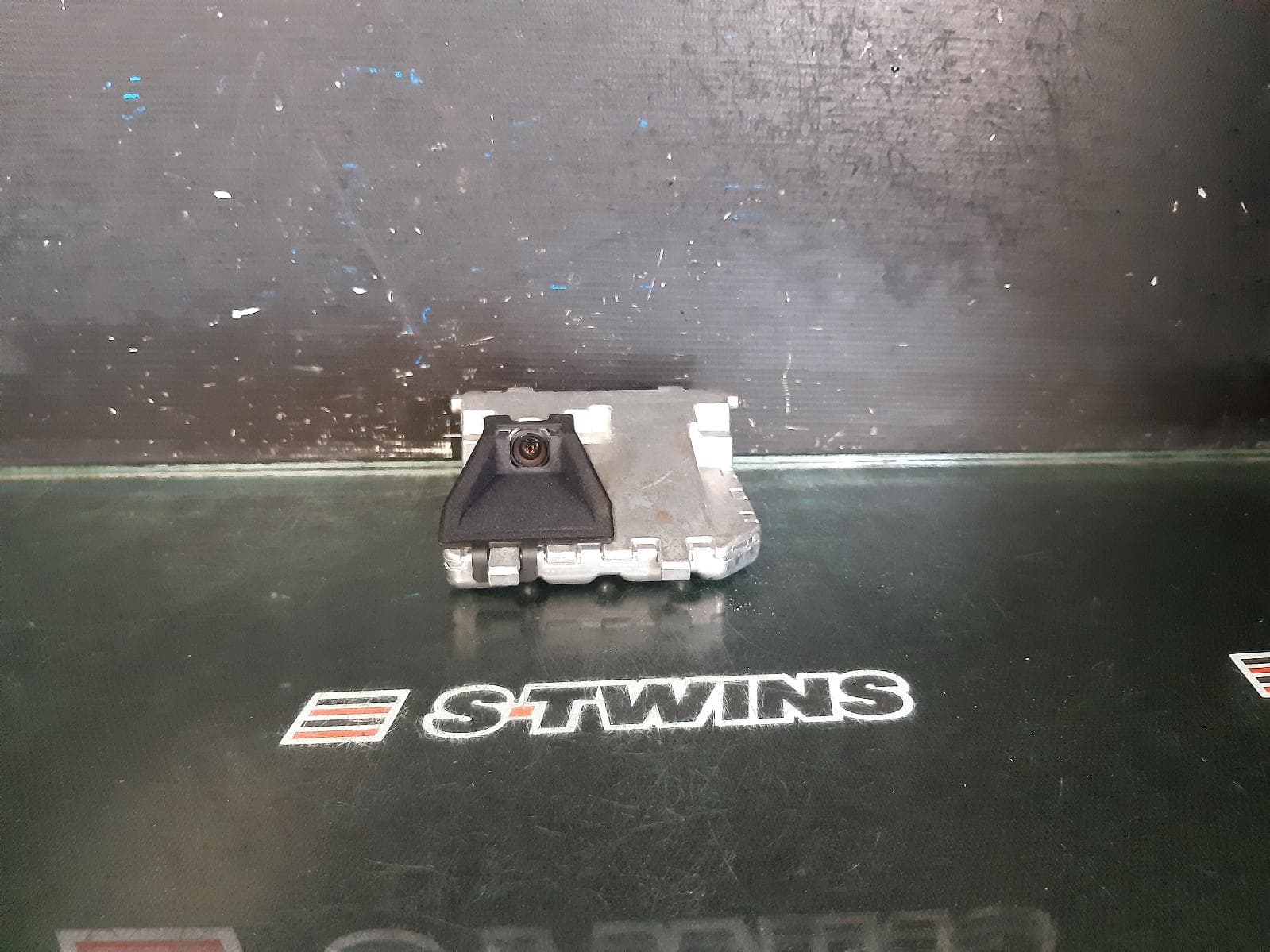 Used auto part listing image: 2014 MERCEDES GLA CLASS REVERSE CAMERA FRONT CAMERA (WINDSCREEN MOUNTED), X156, 04/14-01/20 0000276775