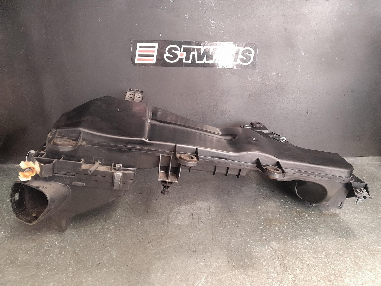 Used auto part listing image: 2012 INFINITI FX AIR CLEANER BOX S51, 08/12-12/13 0000318553