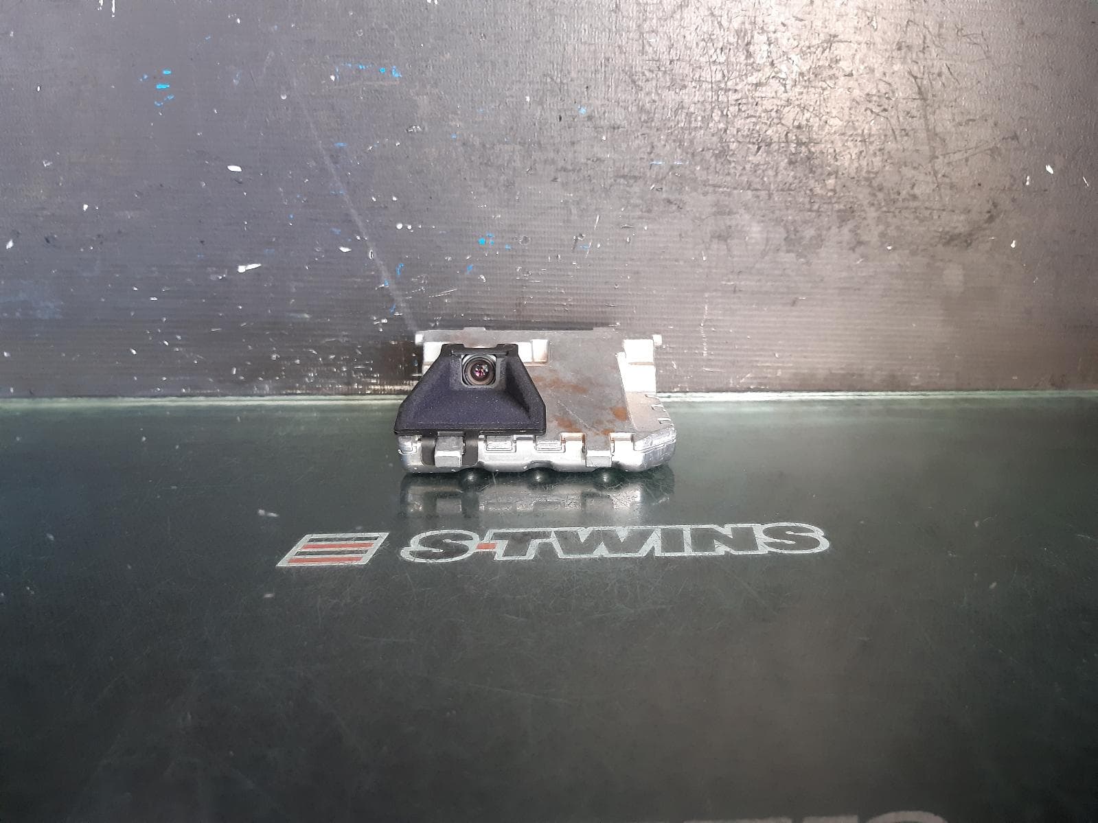 Used auto part listing image: 2014 MERCEDES GLA CLASS REVERSE CAMERA FRONT CAMERA (WINDSCREEN MOUNTED), X156, 04/14-01/20 0000278527
