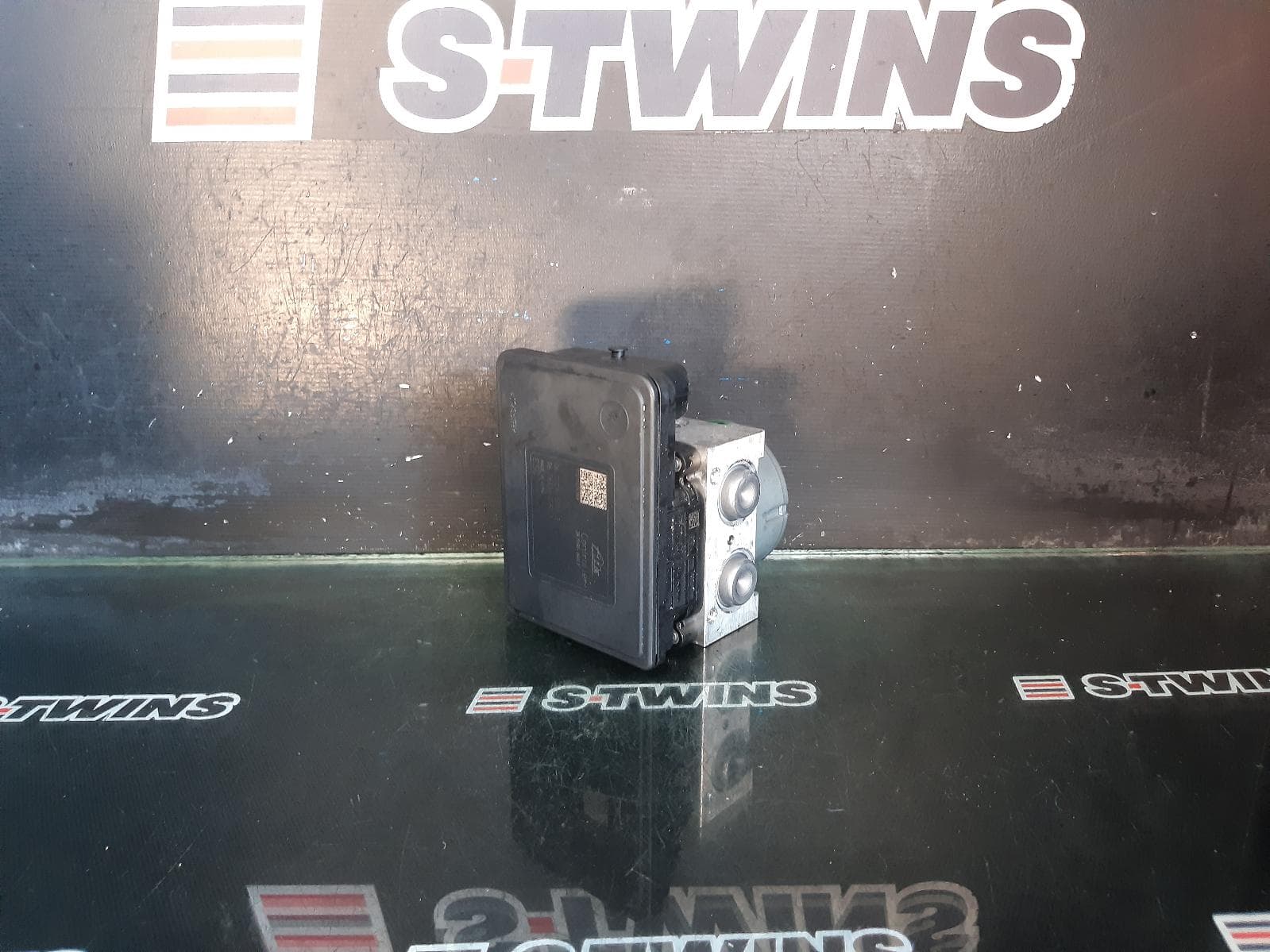Used auto part listing image: 2022 KIA CERATO ABS PUMP MODULATOR BD, P/N 58900M6700, 04/18- 0000279161