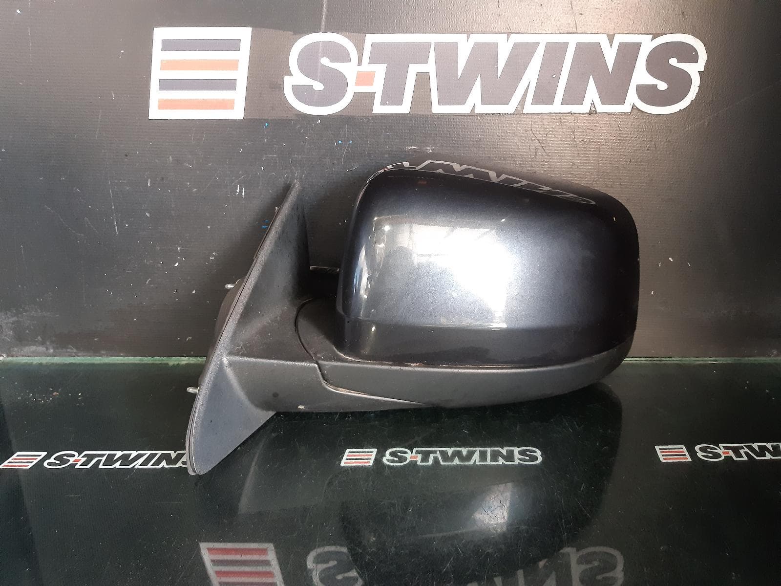 Used auto part listing image: 2012 JEEP GRANDCHEROKEE LEFT DOOR MIRROR W/ MEMORY, AUTO DIM, W/ BLIND SPOT & CROSS PATH DETECTION, COLOUR CODED, WK, 10/10-03/13 0000282836