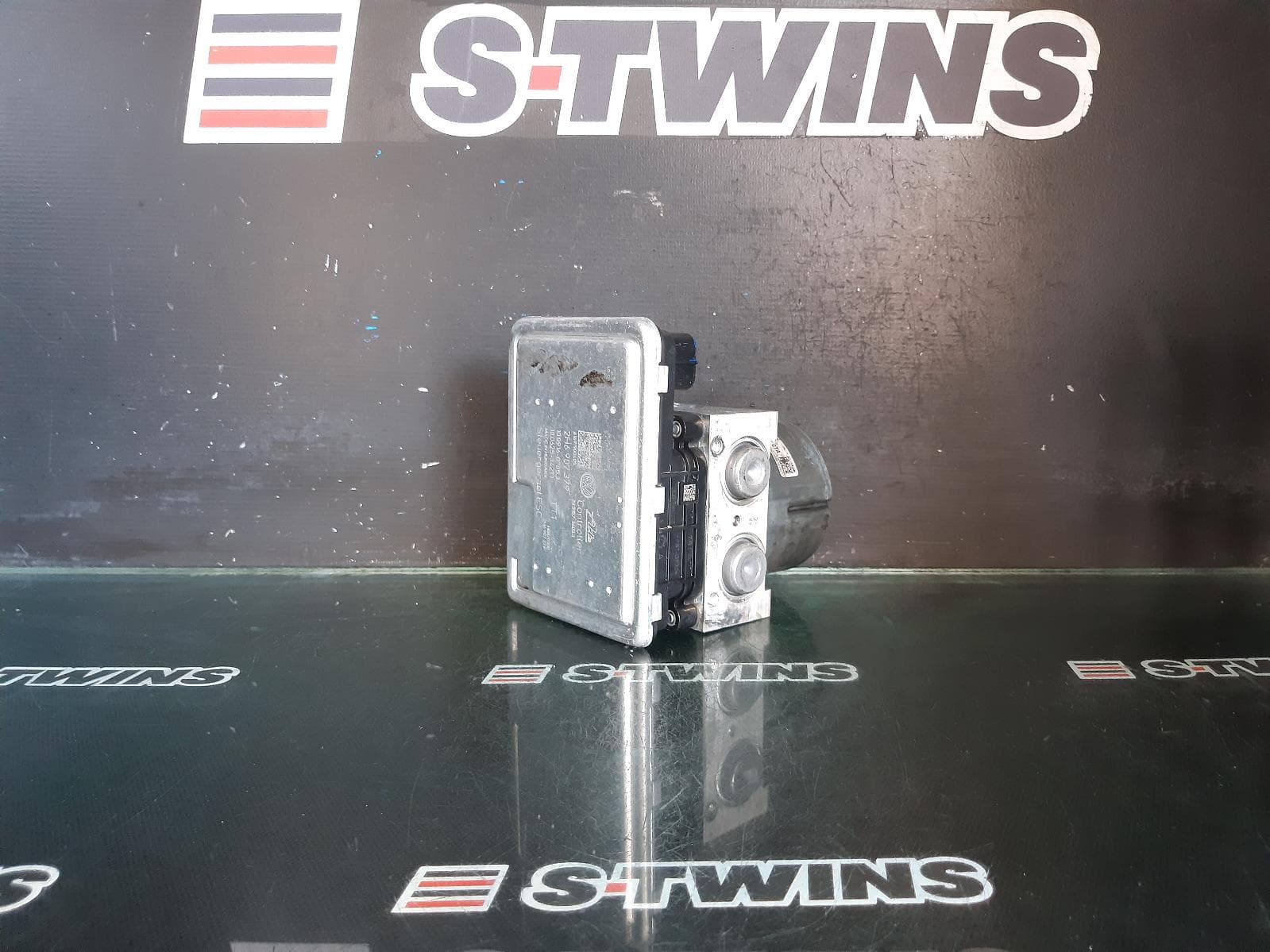 Used auto part listing image: 2017 VOLKSWAGEN AMAROK ABS PUMP MODULATOR 2H, P/N 2H6614517A, 10/10-09/22 0000283127