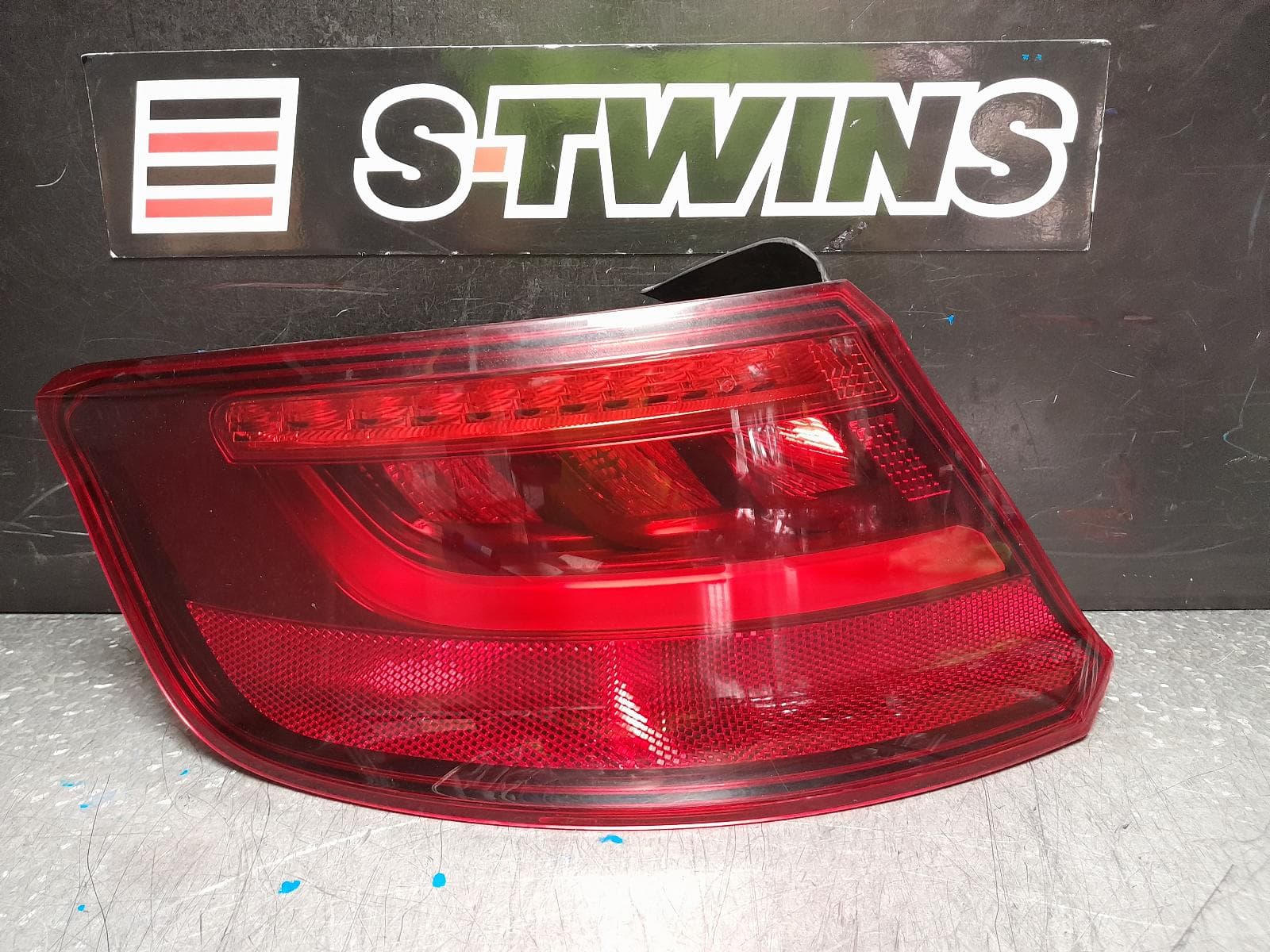 Used auto part listing image: 2015 AUDI A3 LEFT TAILLIGHT A3/S3/RS3, 8V, HATCH, LED TYPE, 05/13-04/16 0000368342