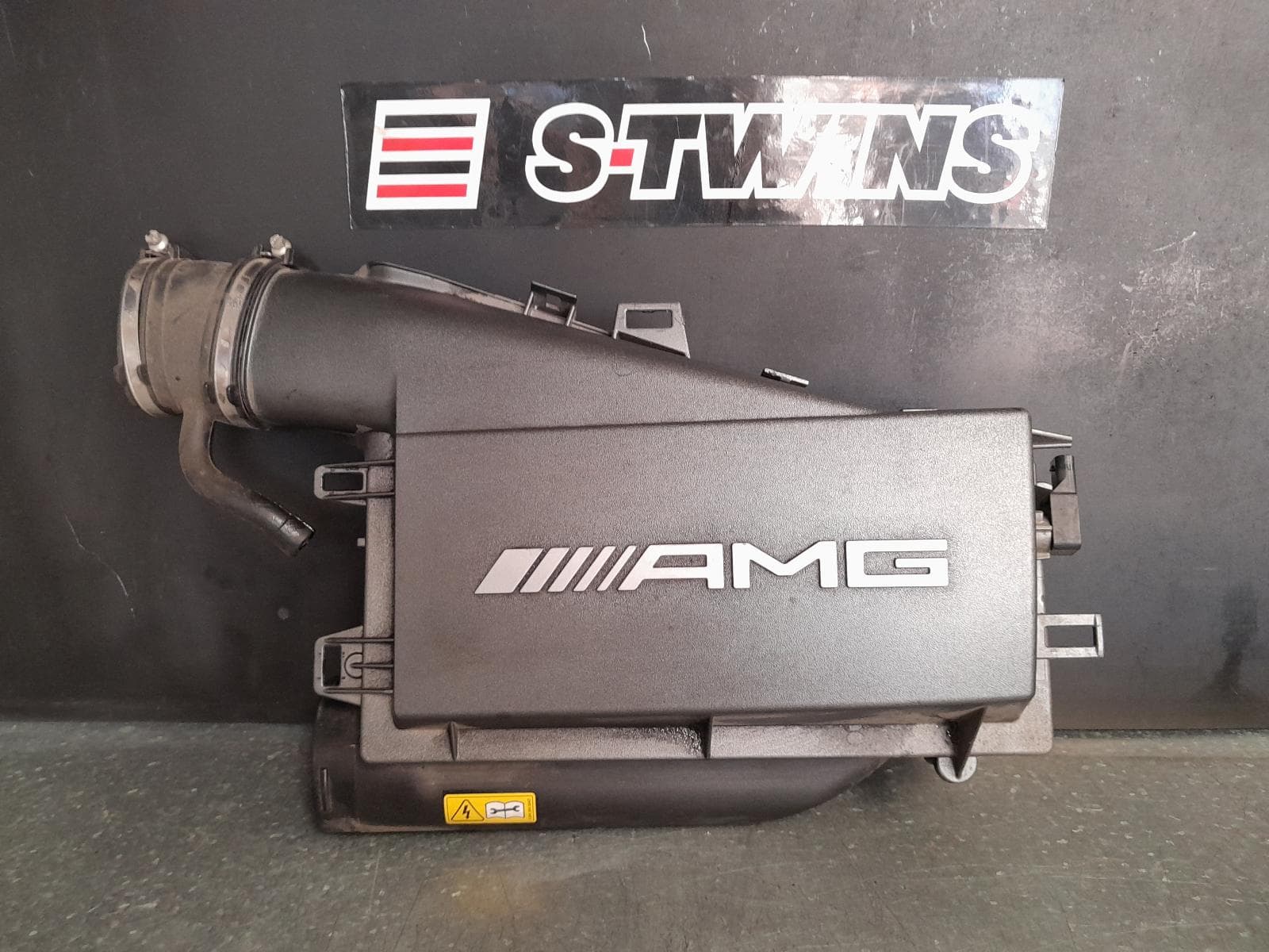 Used auto part listing image: 2016 MERCEDES GLE CLASS AIR CLEANER BOX AIR CLEANER, C292/W166, 5.5, PETROL, RH SIDE, 06/15-04/19 0000320953