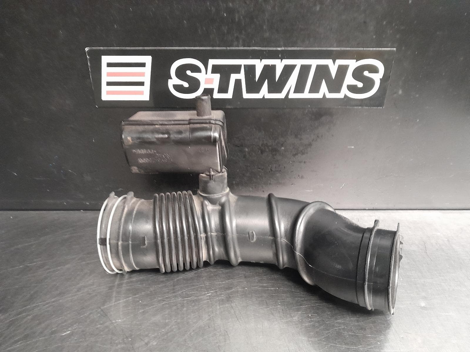 Used auto part listing image: 2021 TOYOTA RAV4 AIR CLEANER DUCT HOS XA50, 11/18- 0000284481
