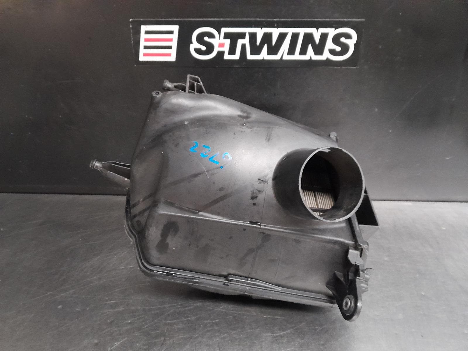 Used auto part listing image: 2009 NISSAN DUALIS AIR CLEANER BOX AIR CLEANER, J10, 2.0, PETROL, MR20, 10/07-05/14 0000285152
